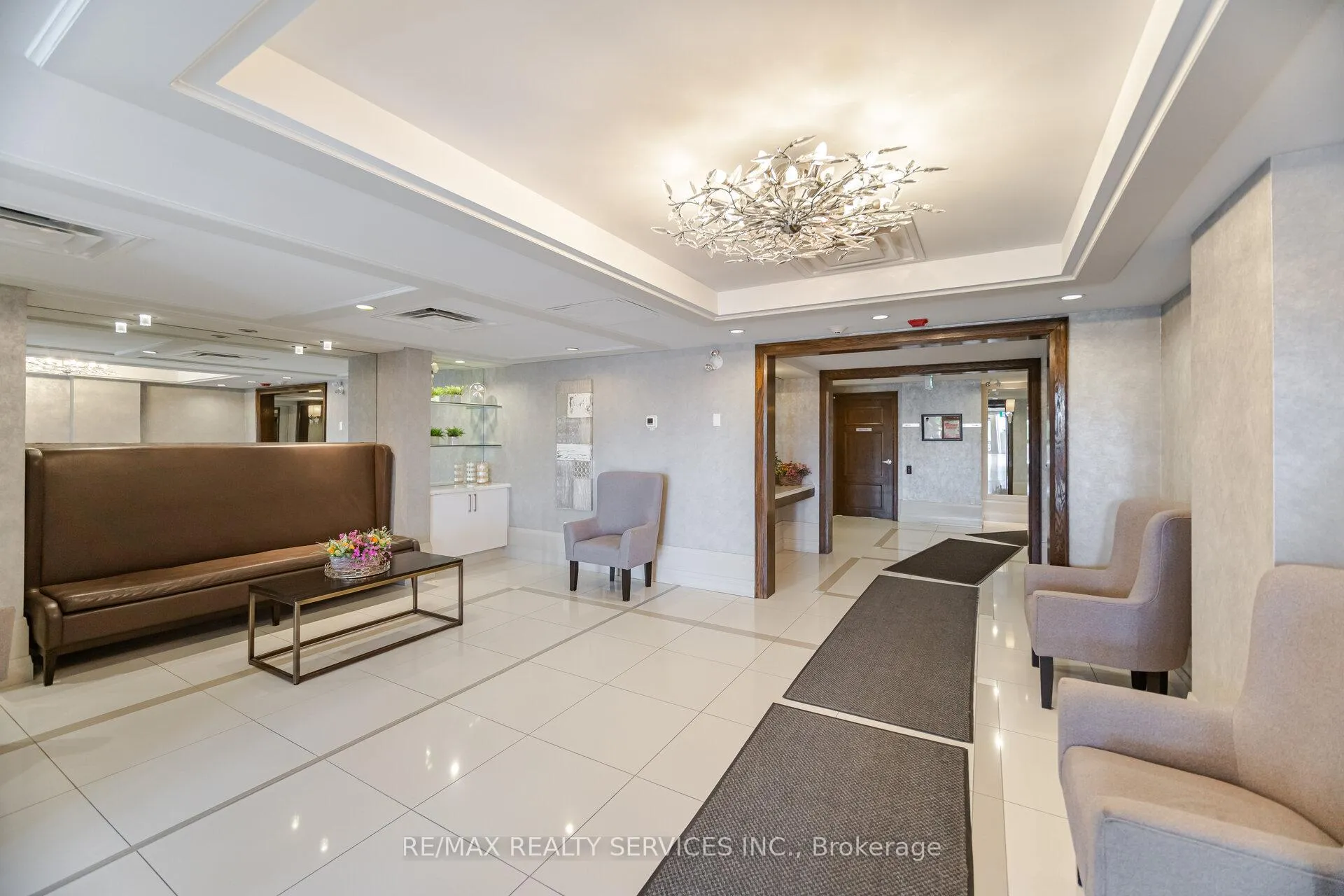Photo 3 of Unit 305, 30 Via Rosedale, Brampton, Sandringham-Wellington — HOMEH