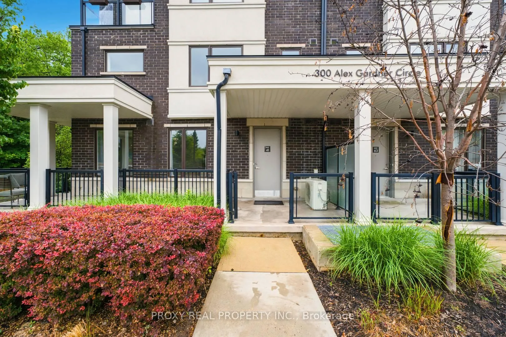 Photo 2 of Unit 41, 300 Alex Gardner Circle, Aurora, Aurora Village — HOMEH