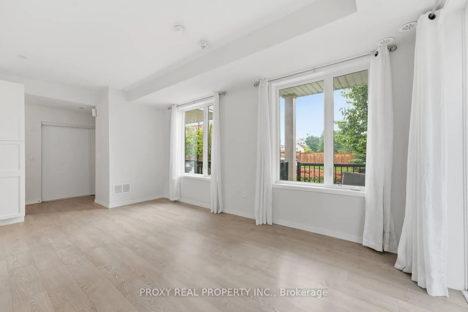 Photo 10 of Unit 41, 300 Alex Gardner Circle, Aurora, Aurora Village — HOMEH