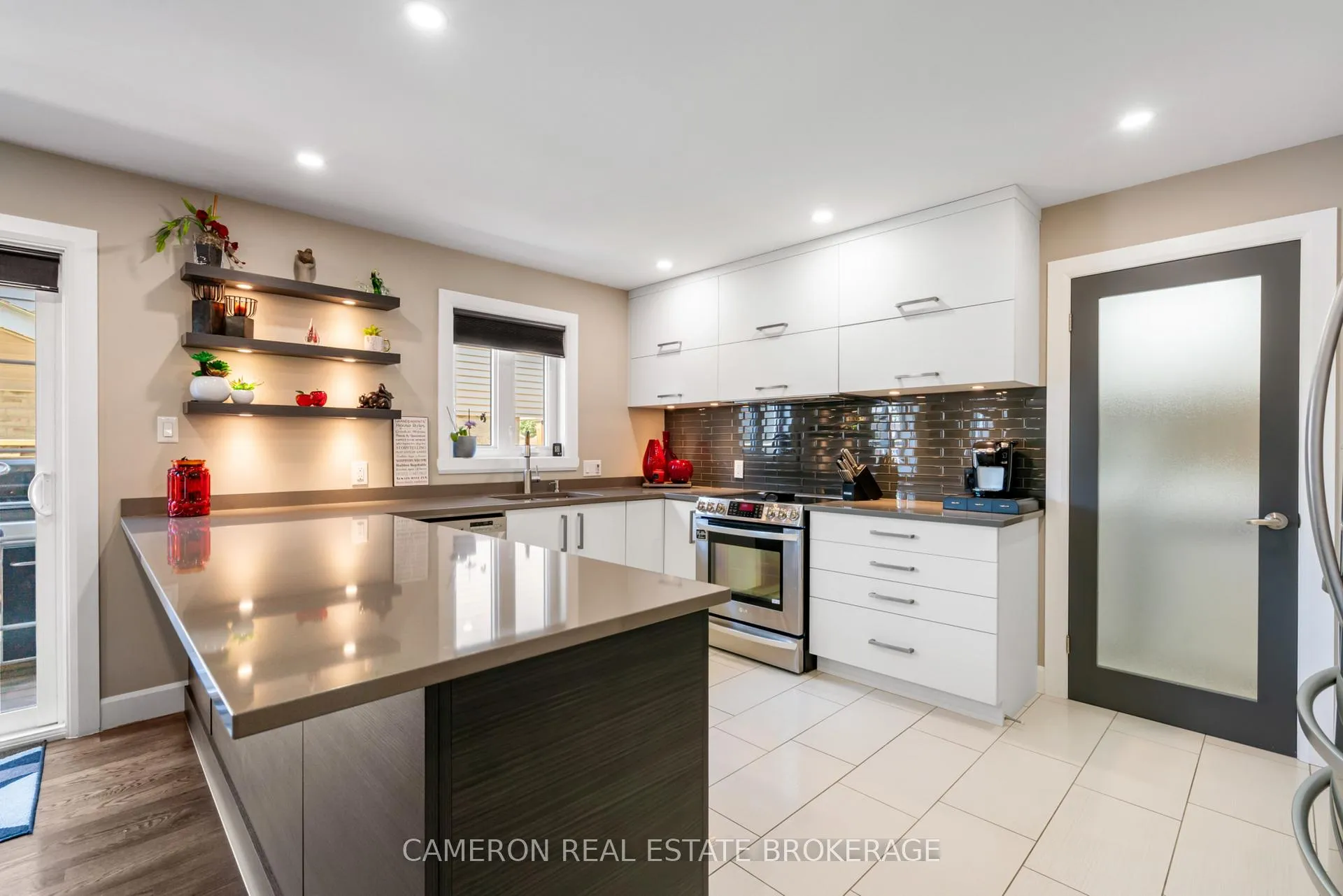 Photo 10 of 1368 Patricia Place, Cornwall, Cornwall — HOMEH