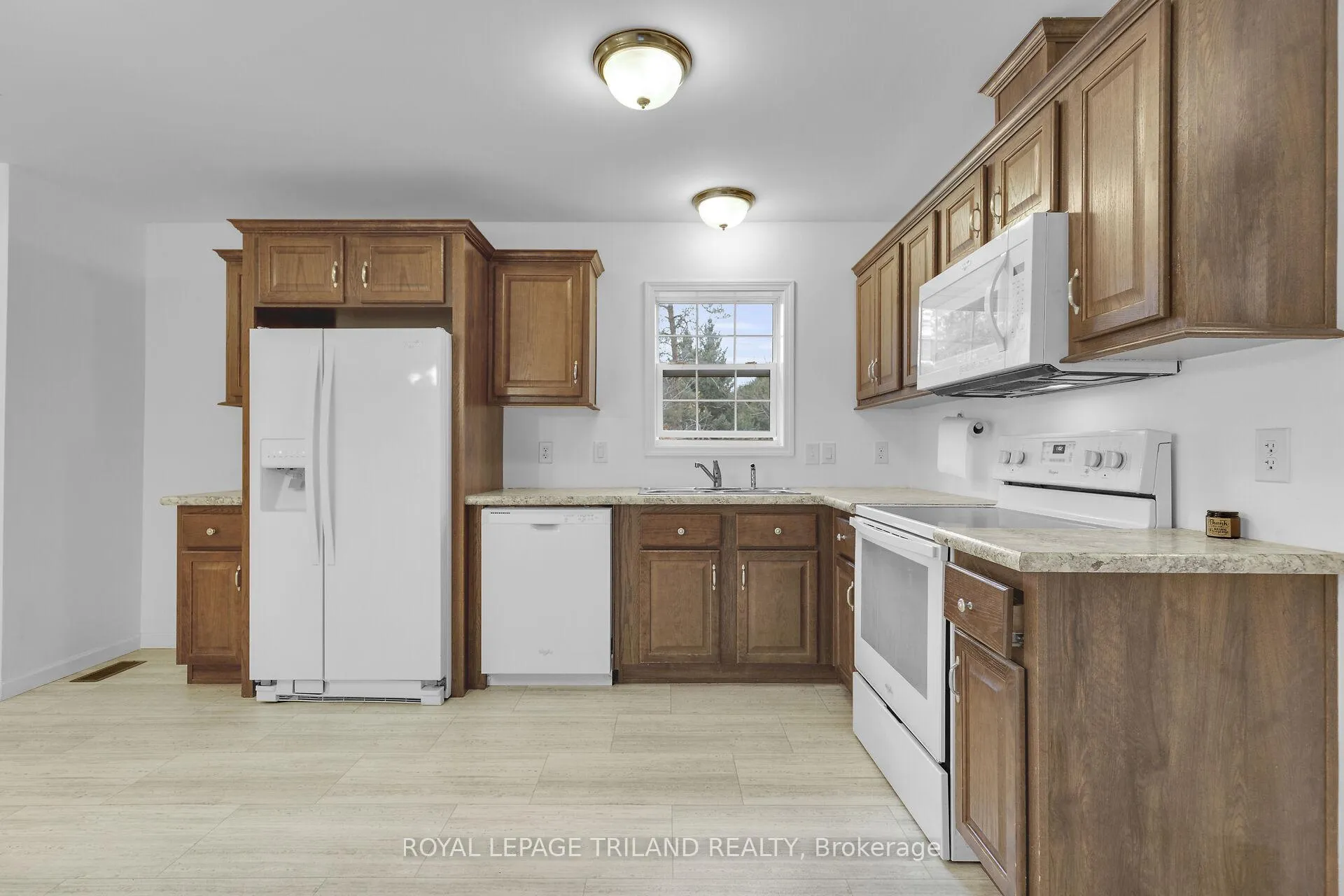 Photo 4 of 330 Matilda Street, Central Huron, Clinton — HOMEH