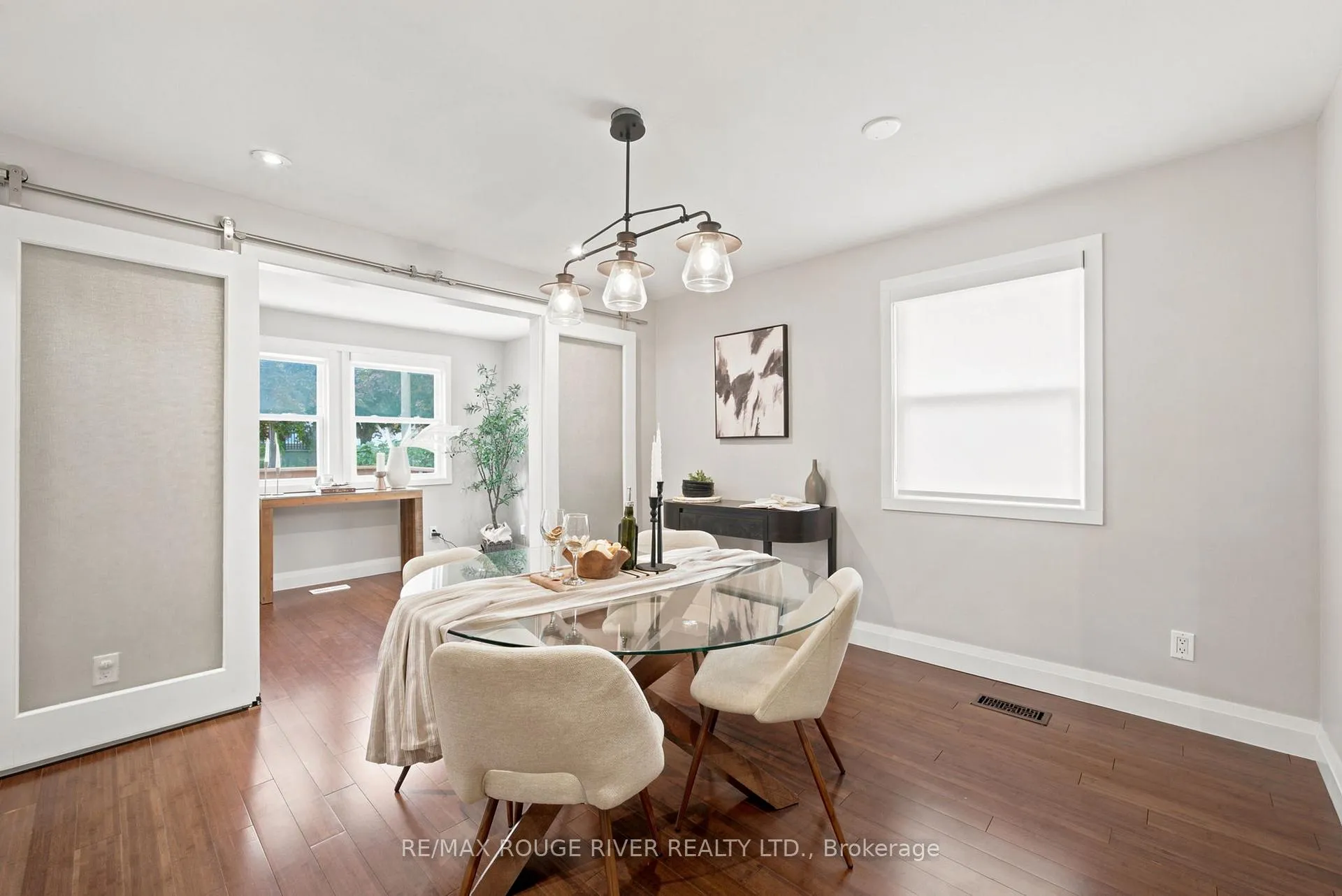 Photo 9 of 717 Hillview Crescent, Pickering, West Shore — HOMEH