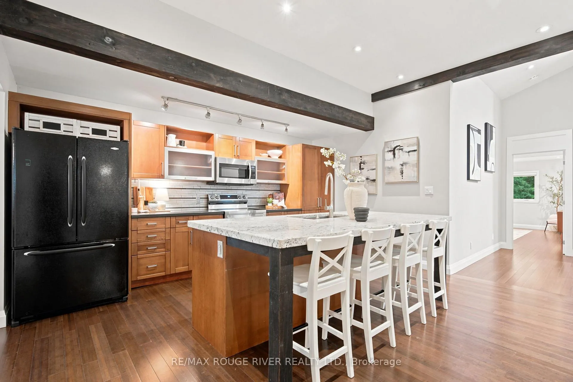 Photo 15 of 717 Hillview Crescent, Pickering, West Shore — HOMEH