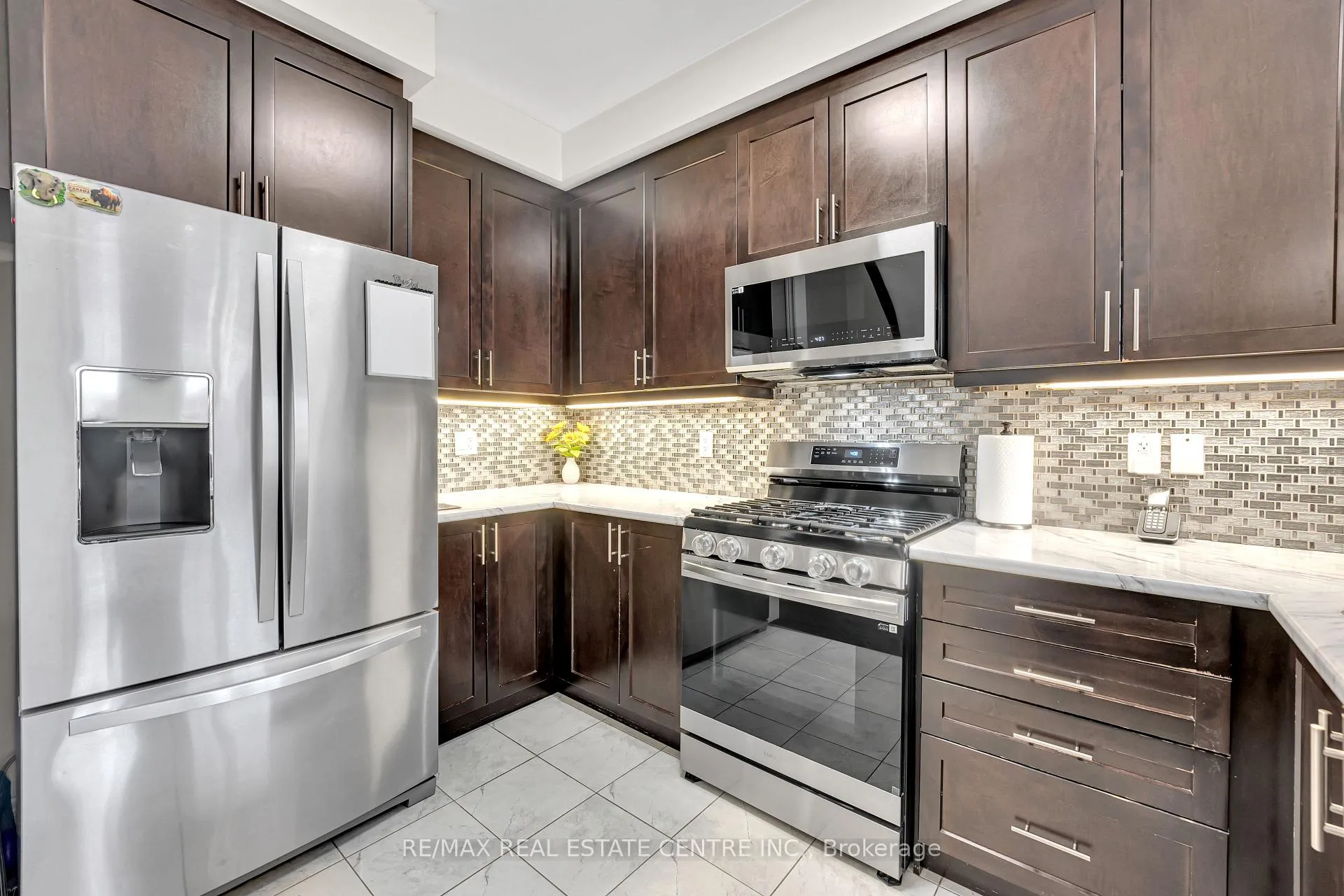 Photo 12 of 76 Saint Dennis Road, Brampton, Sandringham-Wellington North — HOMEH