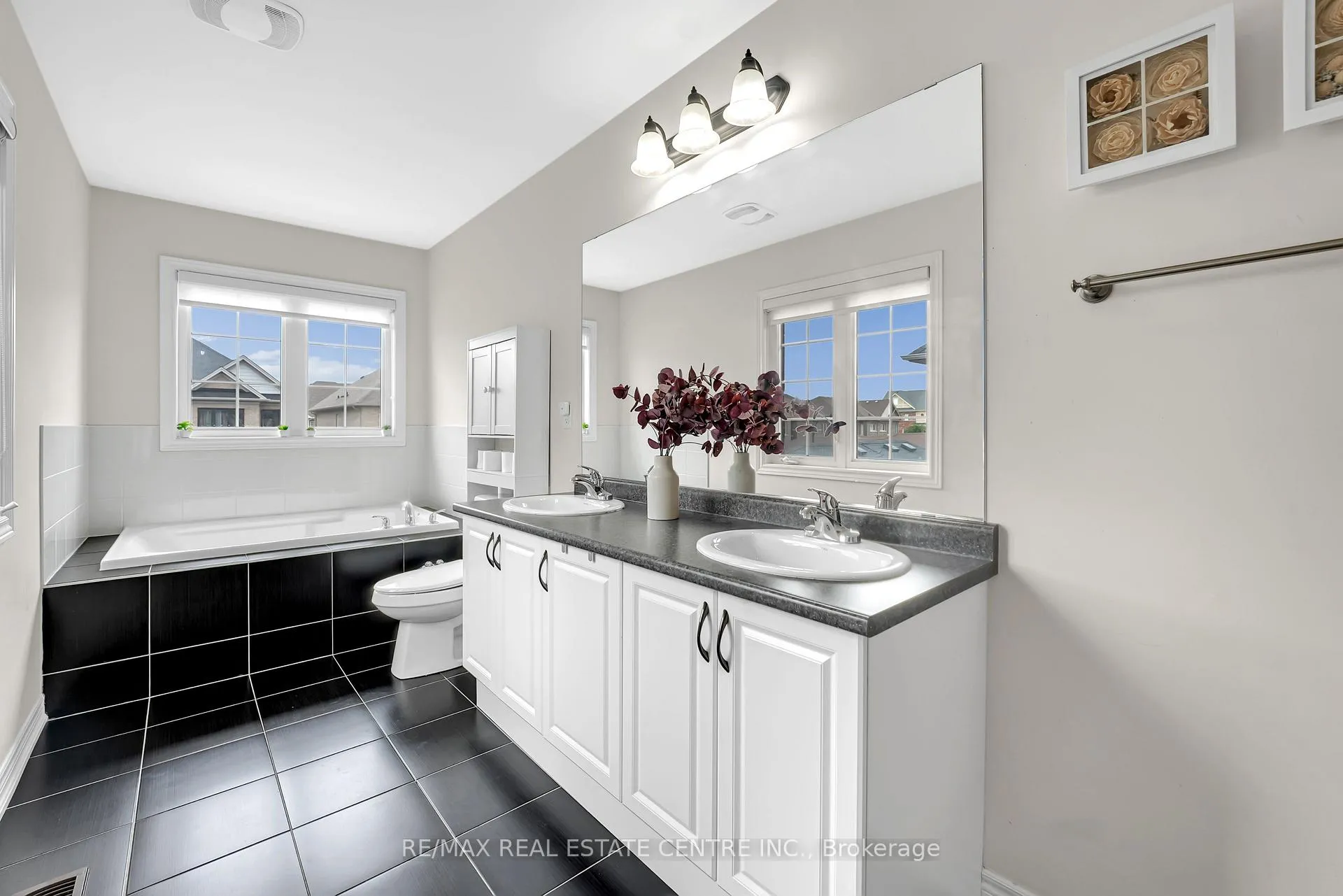 Photo 21 of 76 Saint Dennis Road, Brampton, Sandringham-Wellington North — HOMEH