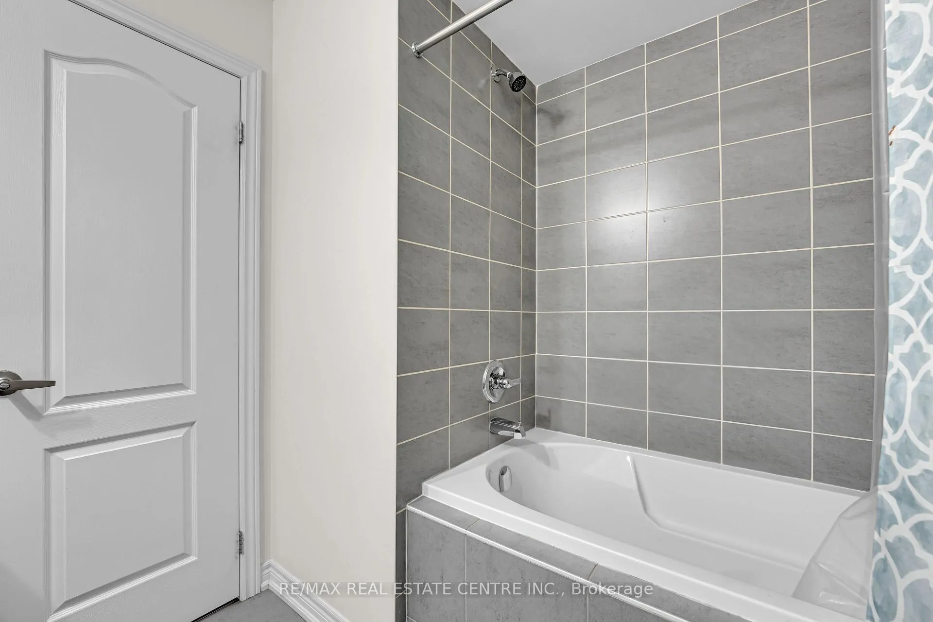 Photo 29 of 76 Saint Dennis Road, Brampton, Sandringham-Wellington North — HOMEH