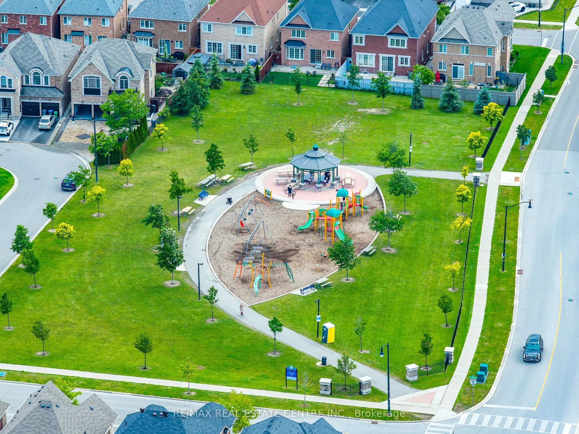 Photo 45 of 76 Saint Dennis Road, Brampton, Sandringham-Wellington North — HOMEH