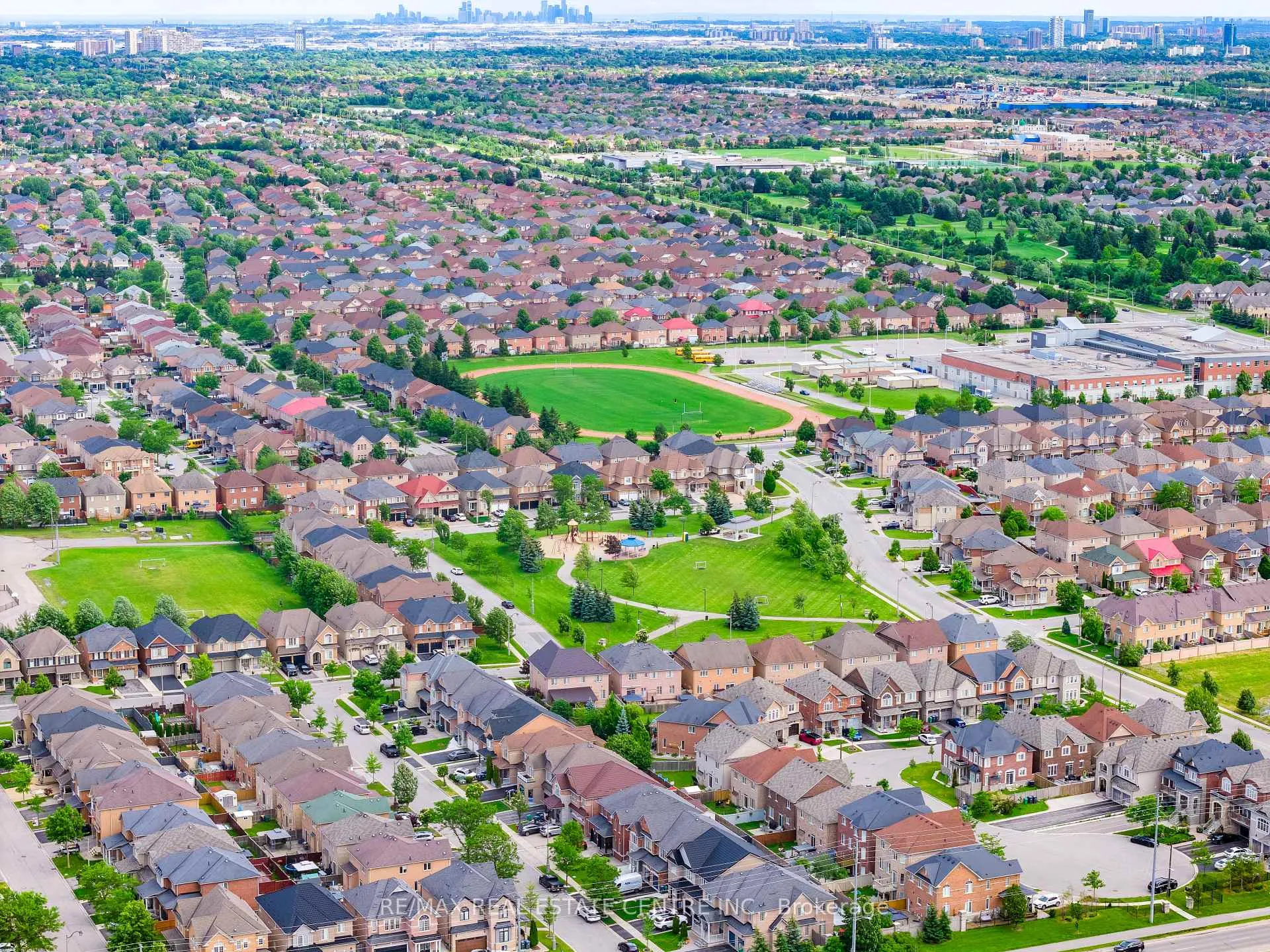 Photo 46 of 76 Saint Dennis Road, Brampton, Sandringham-Wellington North — HOMEH