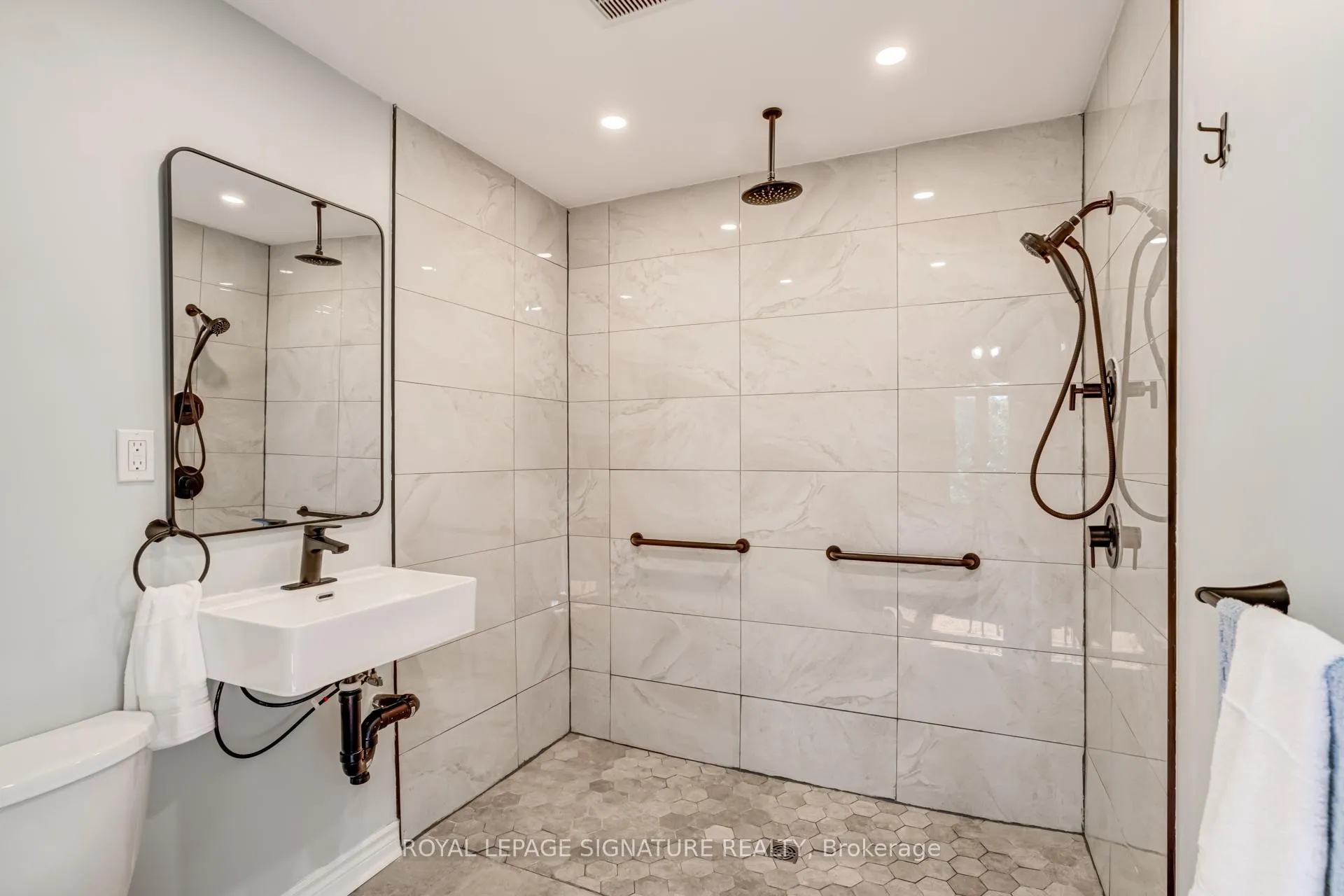 Photo 19 of 7498 County 9 Road, Clearview, Creemore — HOMEH