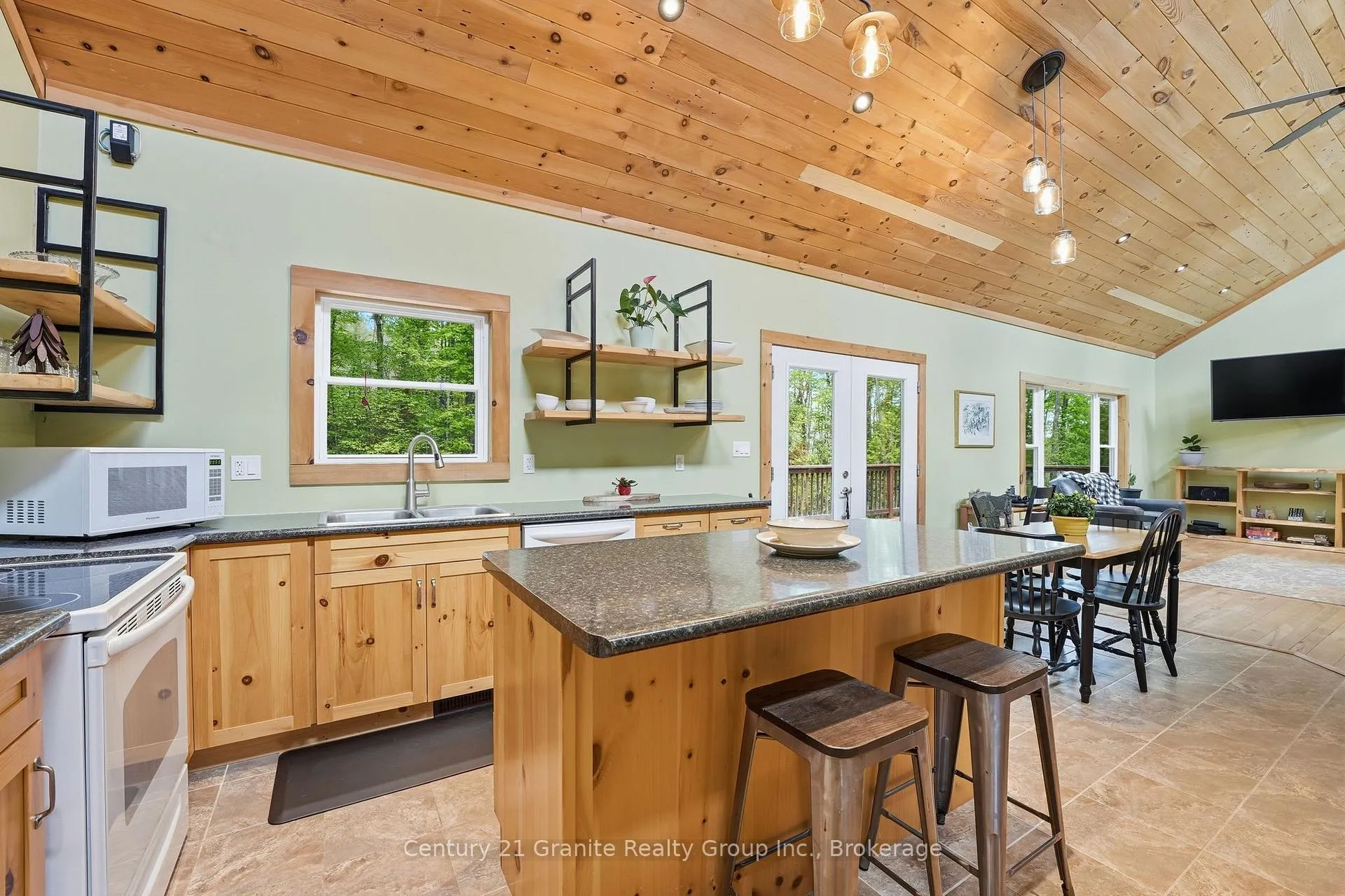 Photo 2 of 1048 Bacon Road, Minden Hills, Snowdon — HOMEH