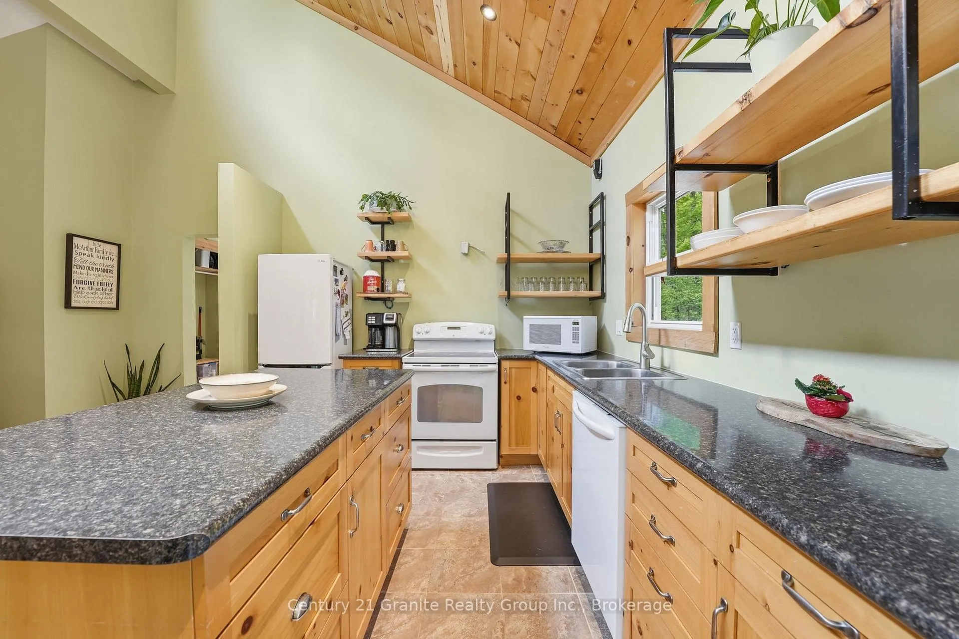 Photo 4 of 1048 Bacon Road, Minden Hills, Snowdon — HOMEH