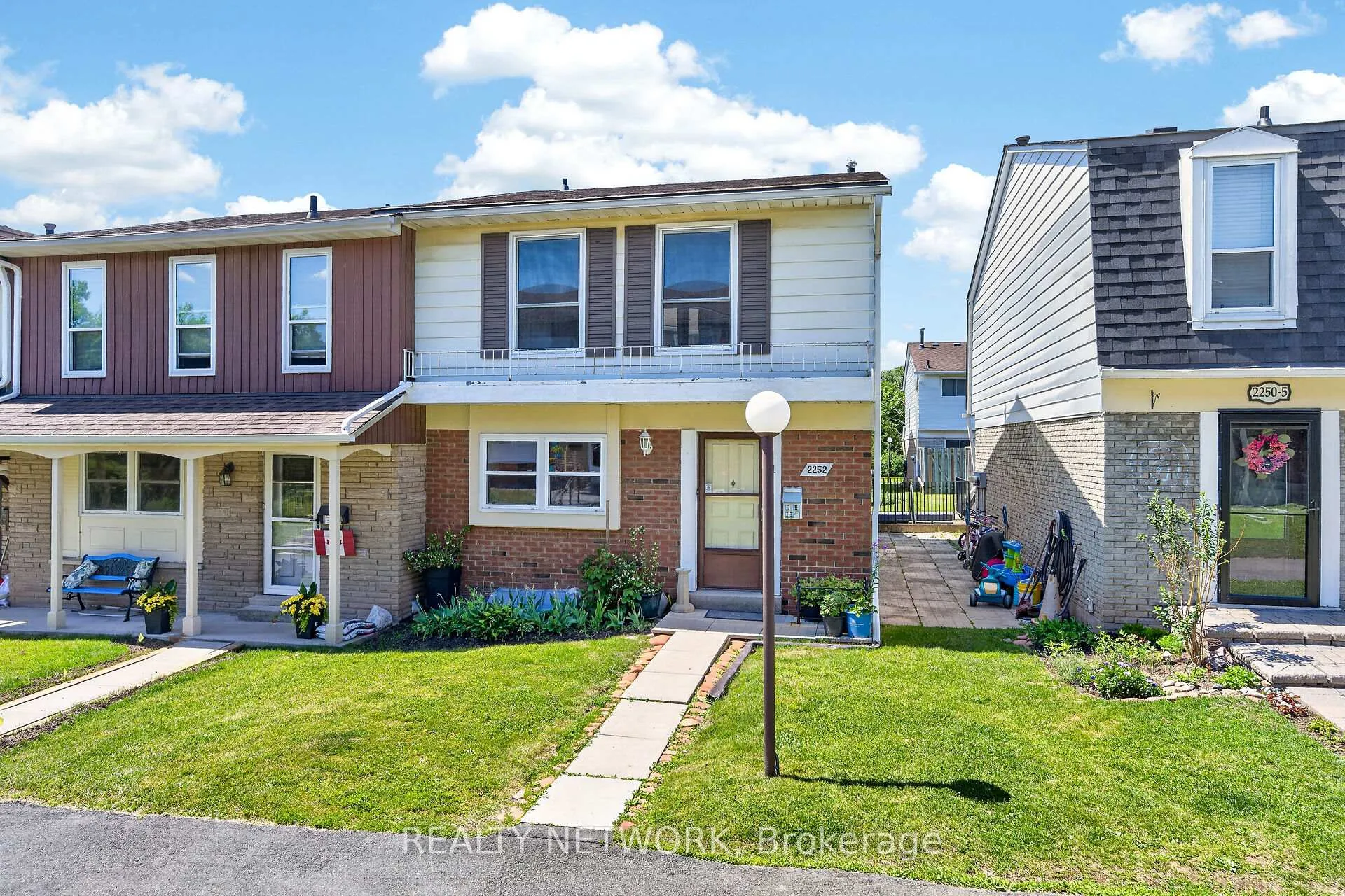 Photo 4 of Unit 1, 2252 Upper Middle Road, Burlington, Brant Hills — HOMEH