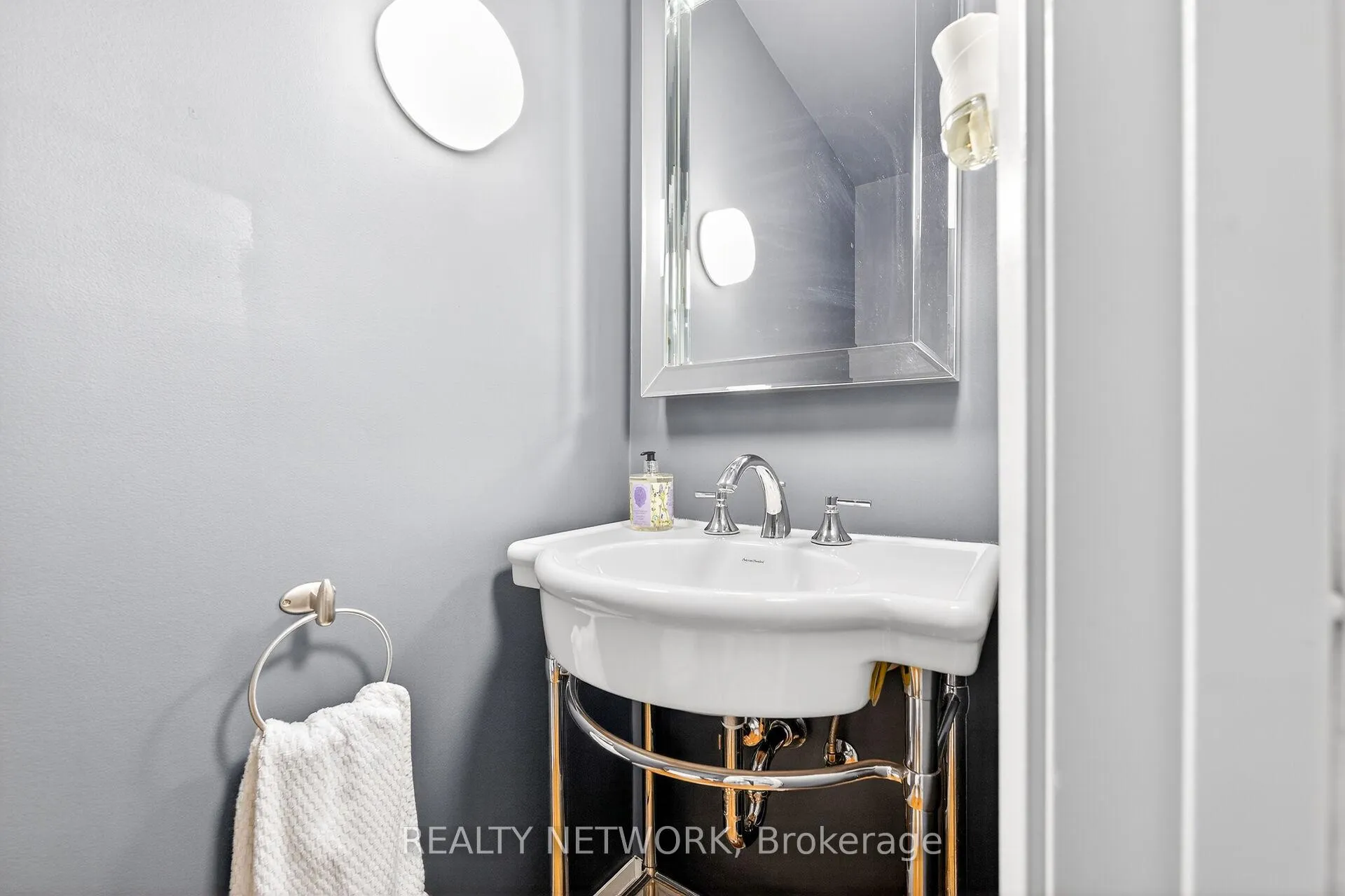 Photo 19 of Unit 1, 2252 Upper Middle Road, Burlington, Brant Hills — HOMEH