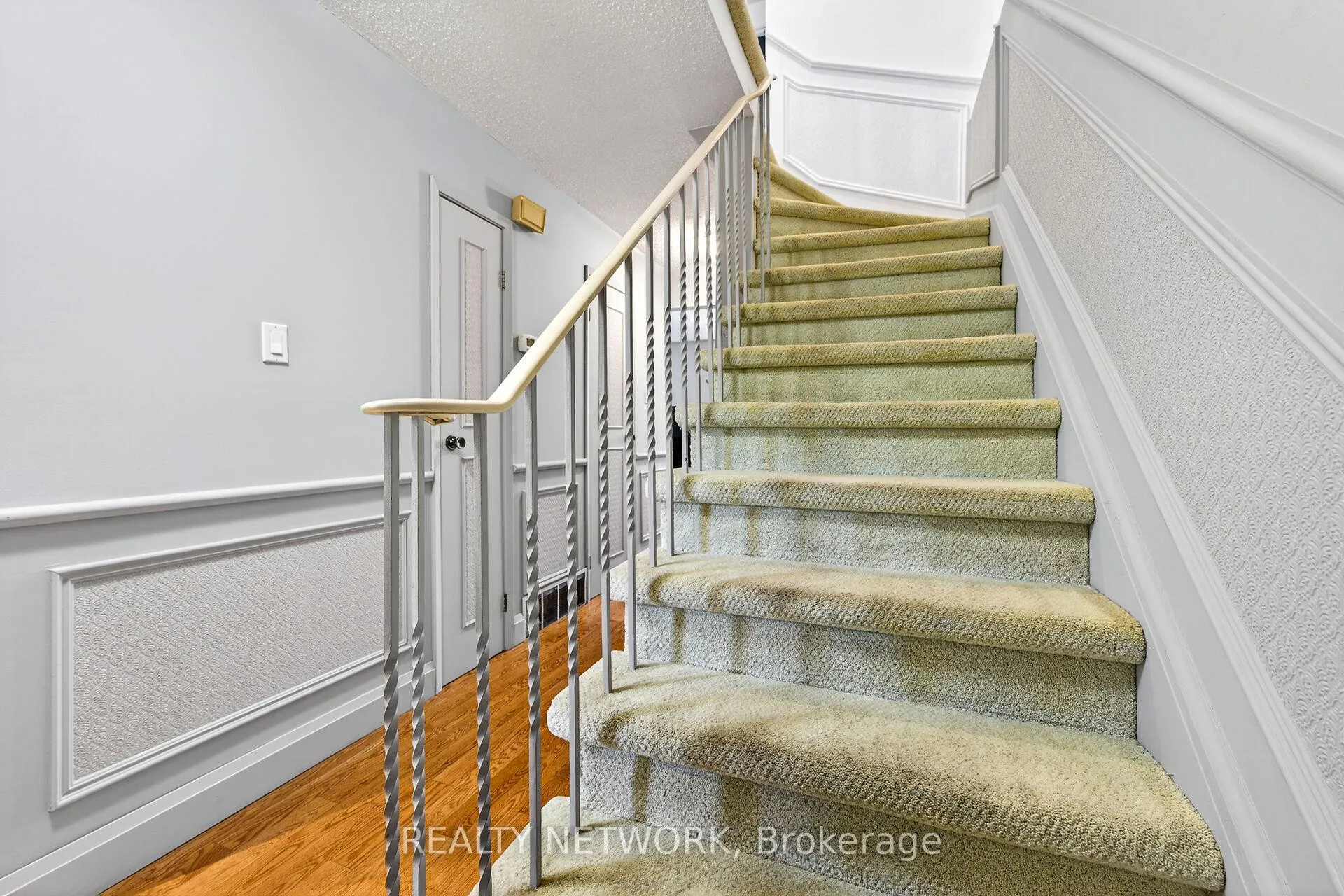 Photo 20 of Unit 1, 2252 Upper Middle Road, Burlington, Brant Hills — HOMEH