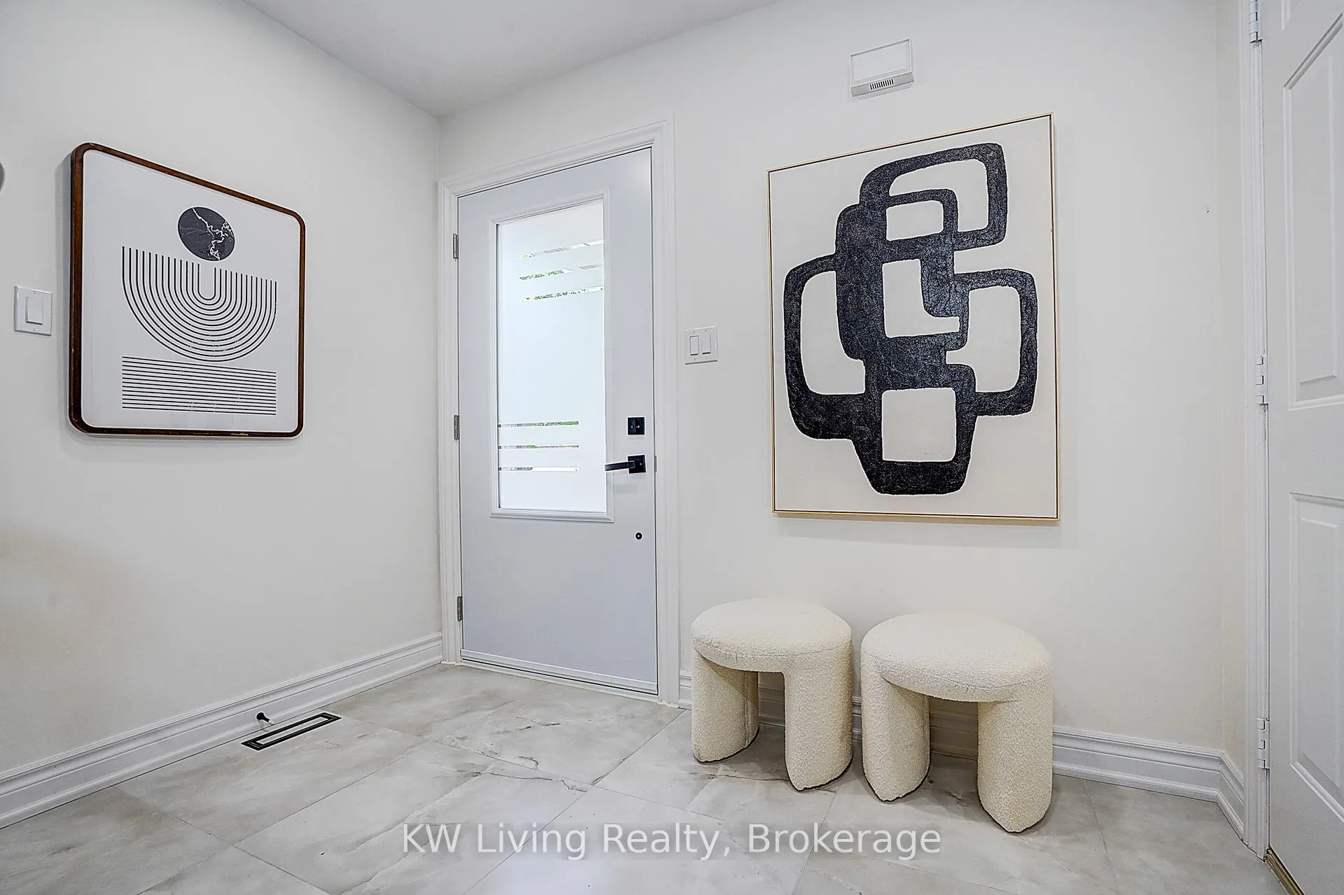Photo 3 of 132 Northolt Crescent, Markham, Milliken Mills East — HOMEH