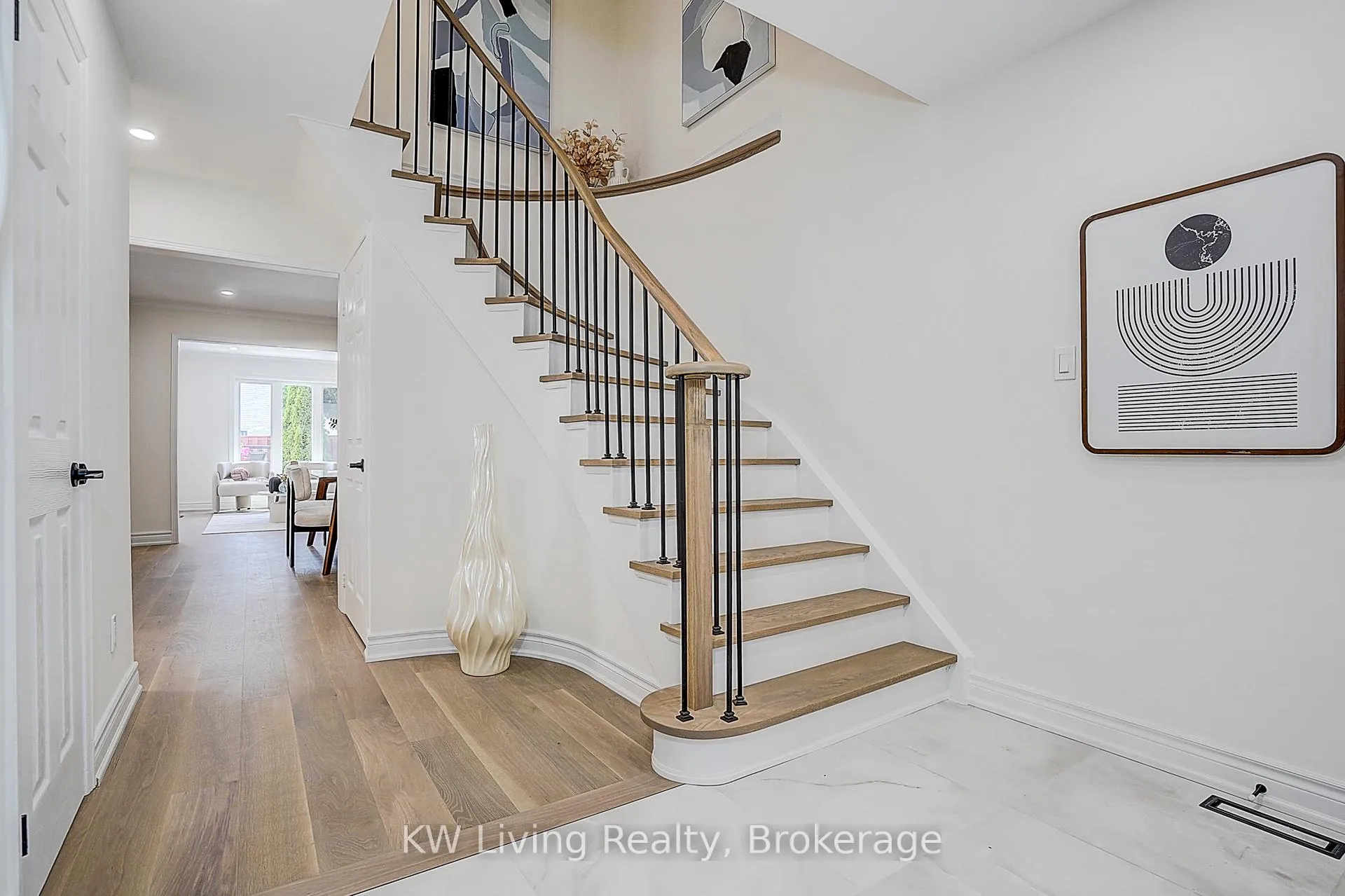 Photo 4 of 132 Northolt Crescent, Markham, Milliken Mills East — HOMEH
