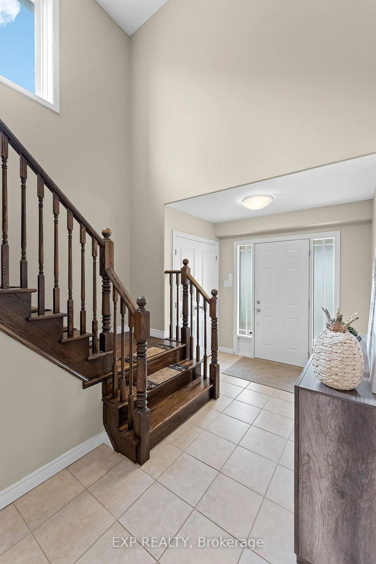 Photo 6 of 4875 John Street, Lincoln, Beamsville — HOMEH
