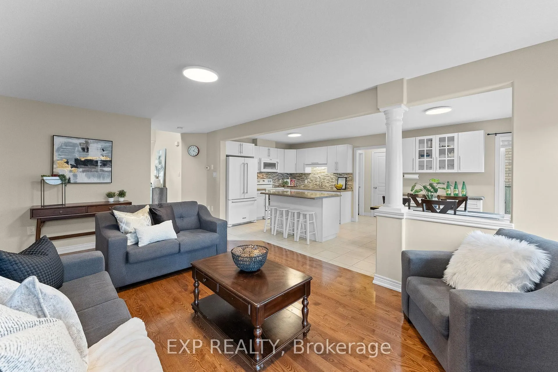 Photo 2 of 4875 John Street, Lincoln, Beamsville — HOMEH