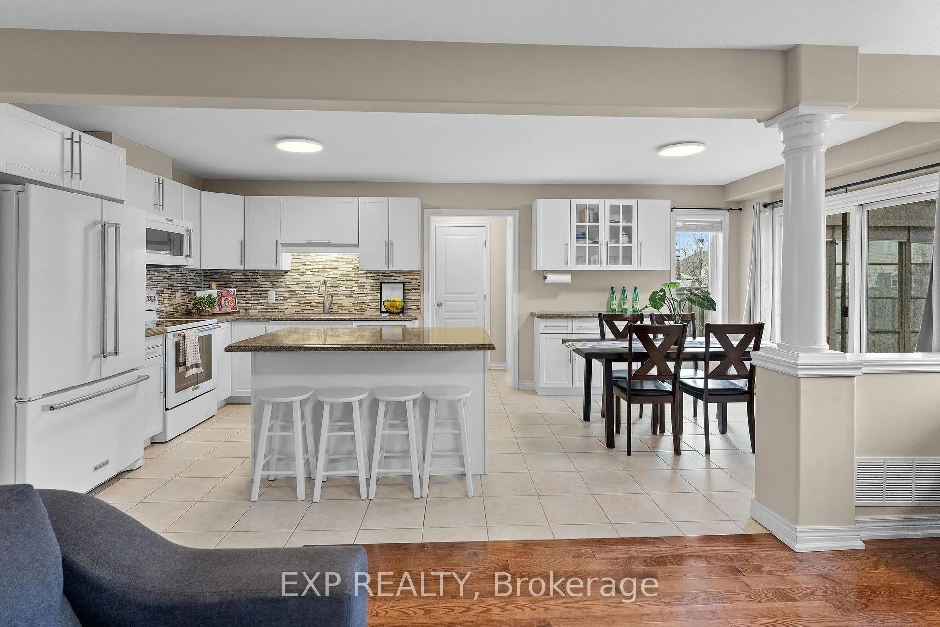 Photo 10 of 4875 John Street, Lincoln, Beamsville — HOMEH