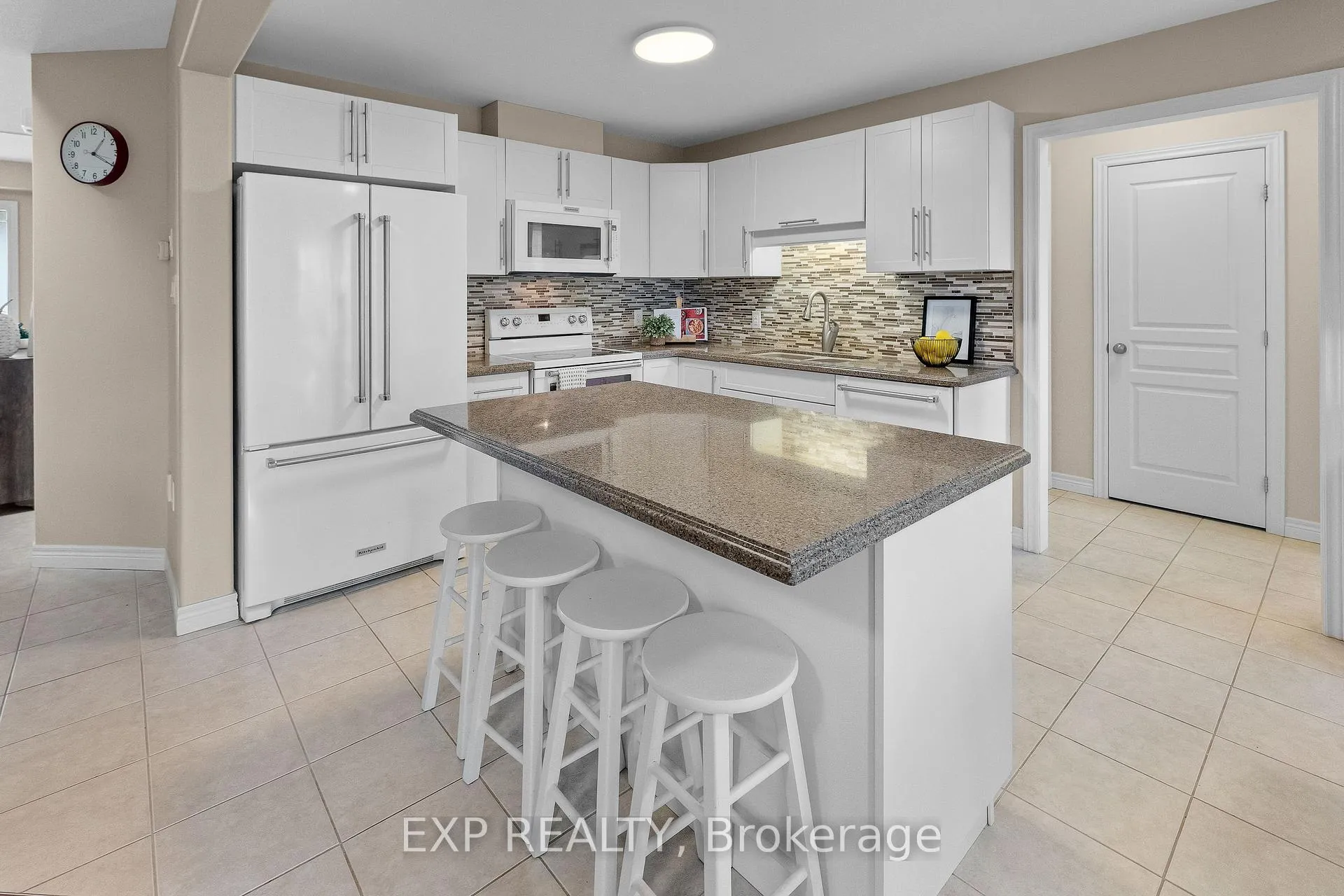 Photo 11 of 4875 John Street, Lincoln, Beamsville — HOMEH
