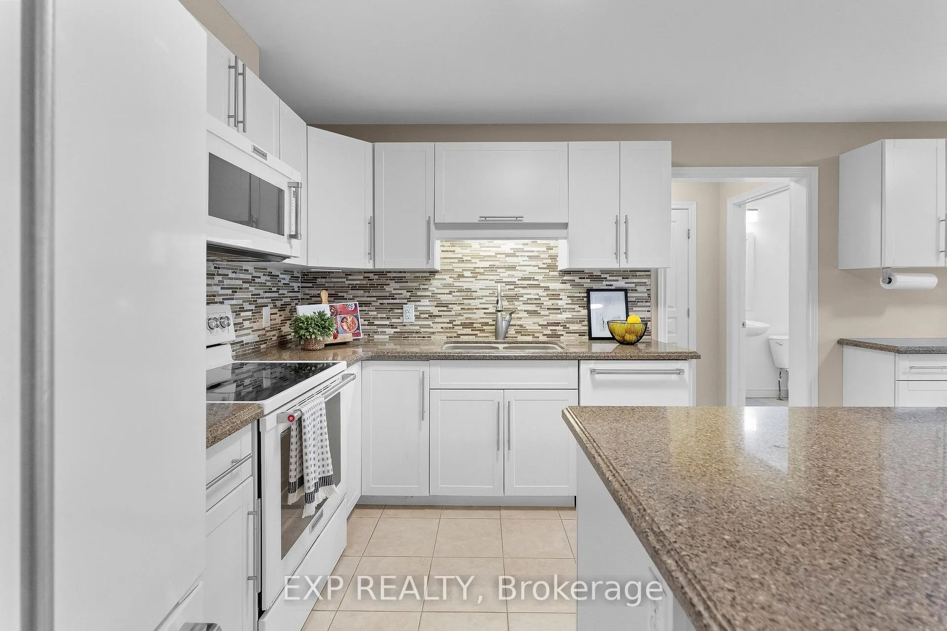 Photo 12 of 4875 John Street, Lincoln, Beamsville — HOMEH