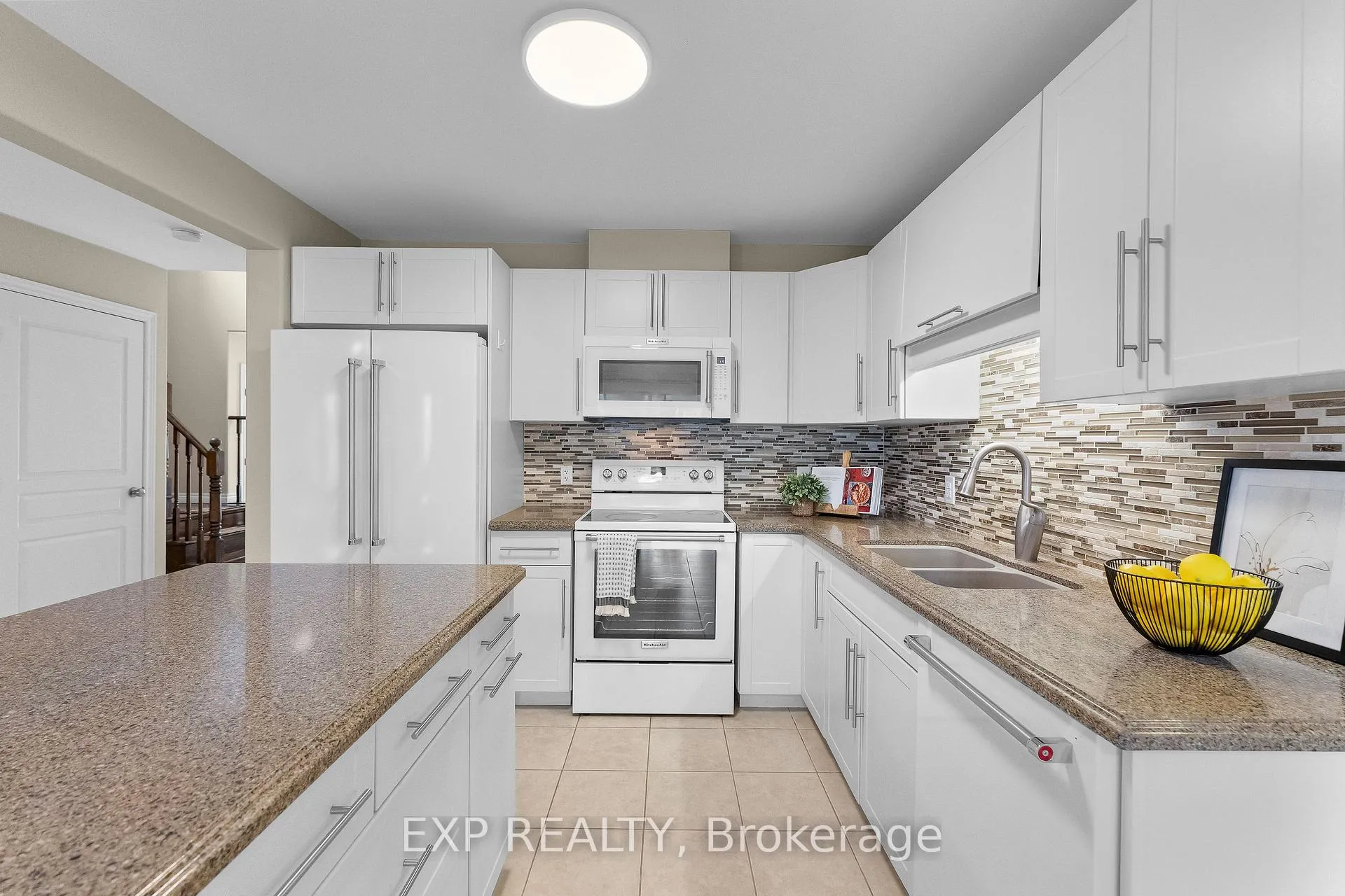 Photo 3 of 4875 John Street, Lincoln, Beamsville — HOMEH