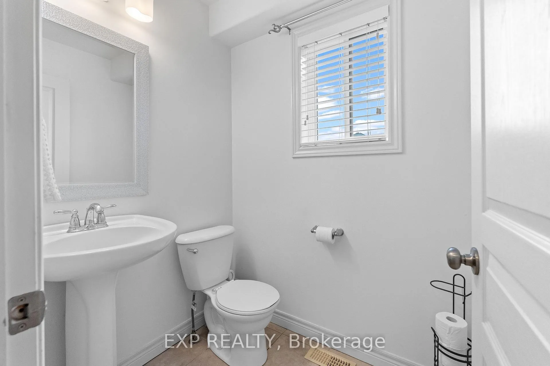 Photo 15 of 4875 John Street, Lincoln, Beamsville — HOMEH