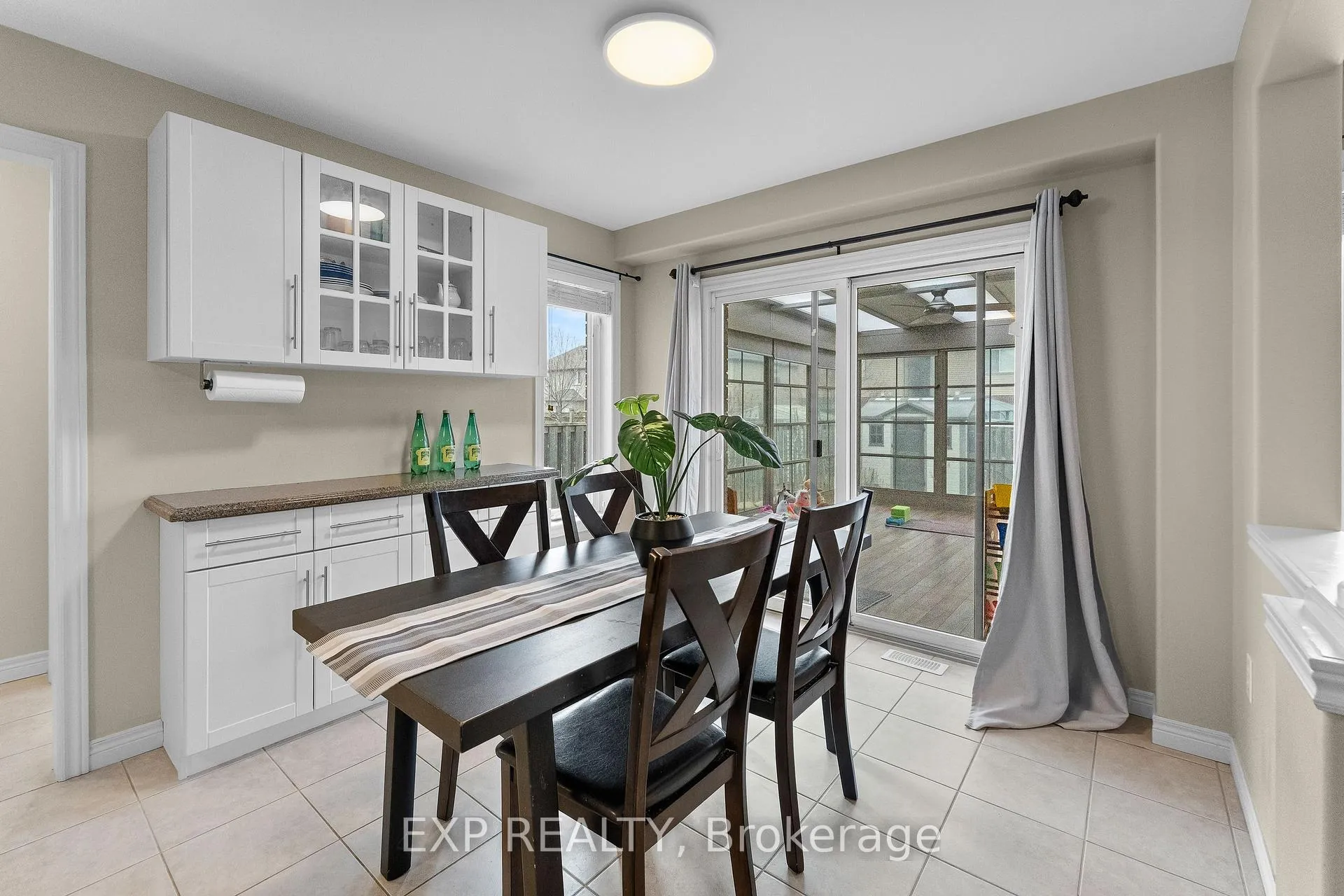 Photo 4 of 4875 John Street, Lincoln, Beamsville — HOMEH
