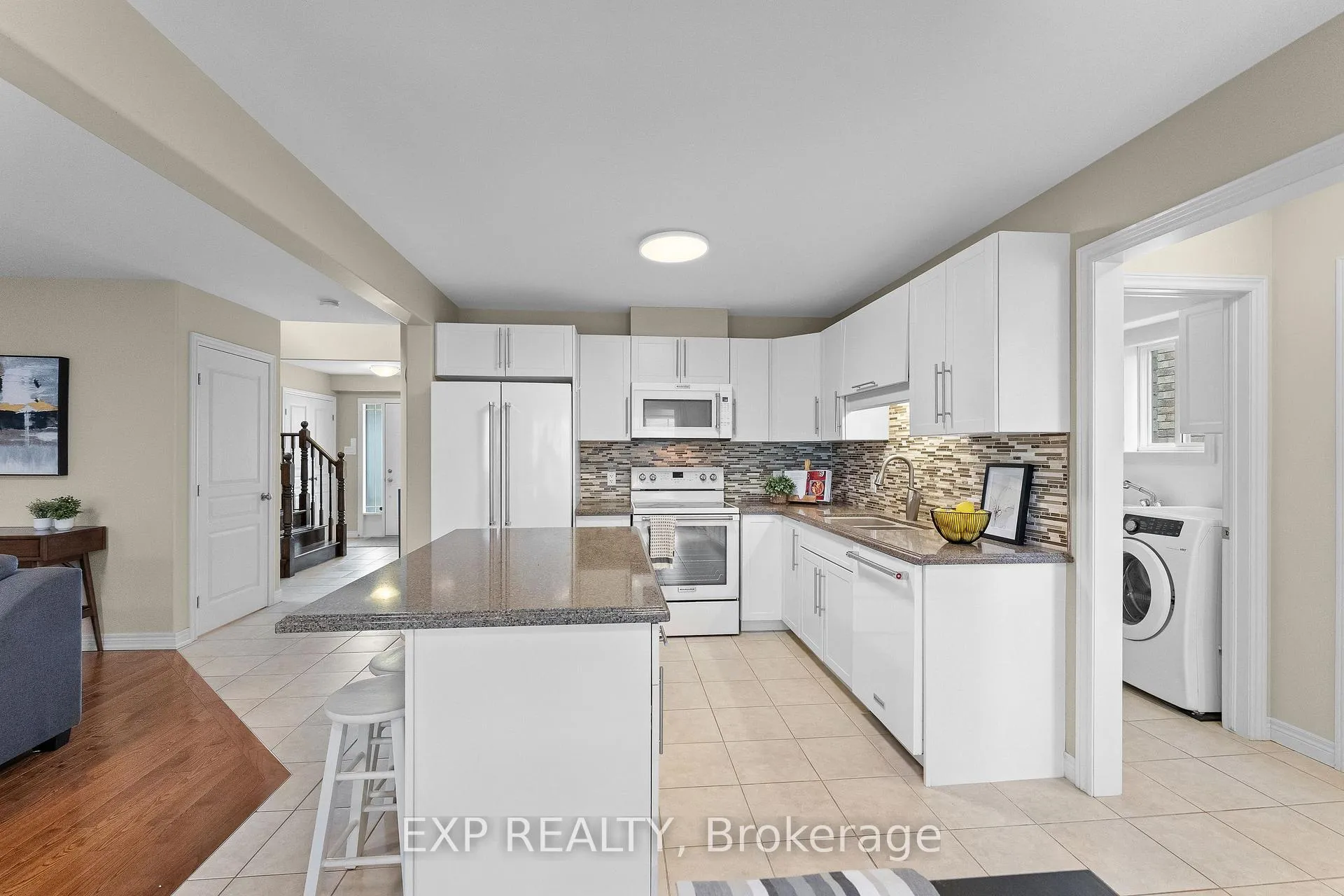 Photo 17 of 4875 John Street, Lincoln, Beamsville — HOMEH
