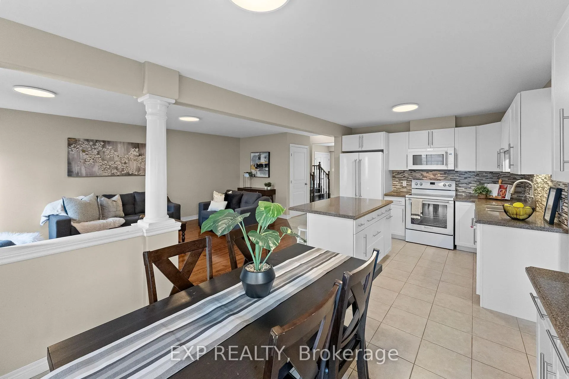 Photo 18 of 4875 John Street, Lincoln, Beamsville — HOMEH