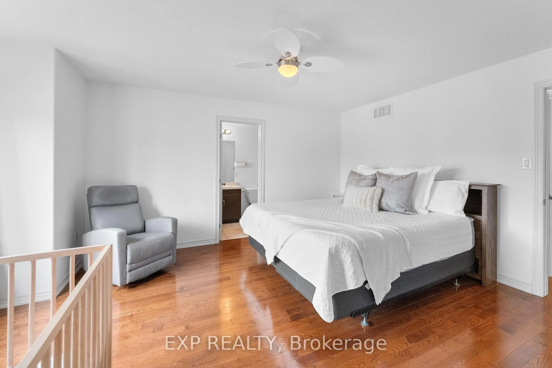 Photo 25 of 4875 John Street, Lincoln, Beamsville — HOMEH
