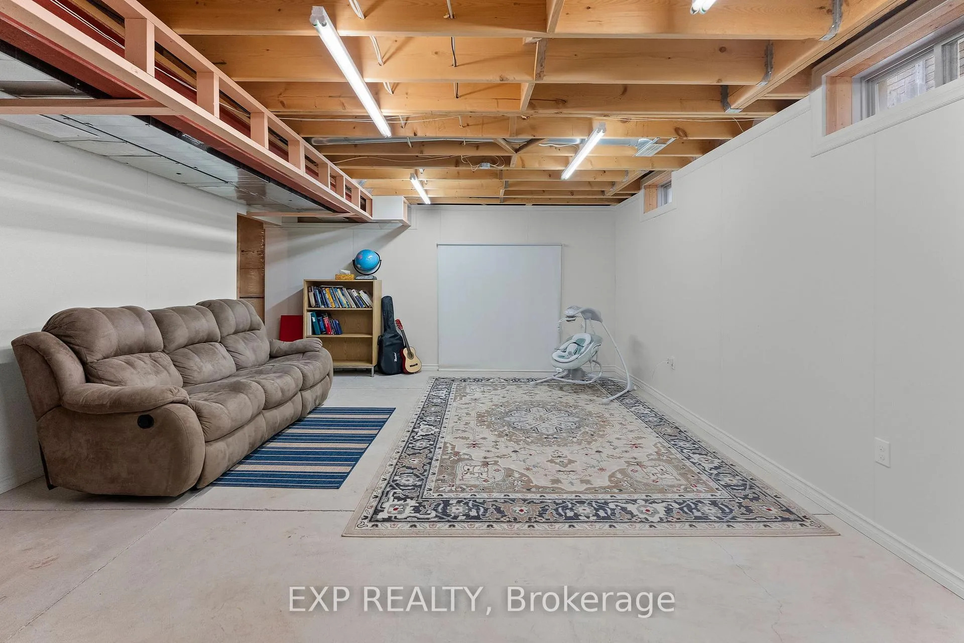 Photo 33 of 4875 John Street, Lincoln, Beamsville — HOMEH