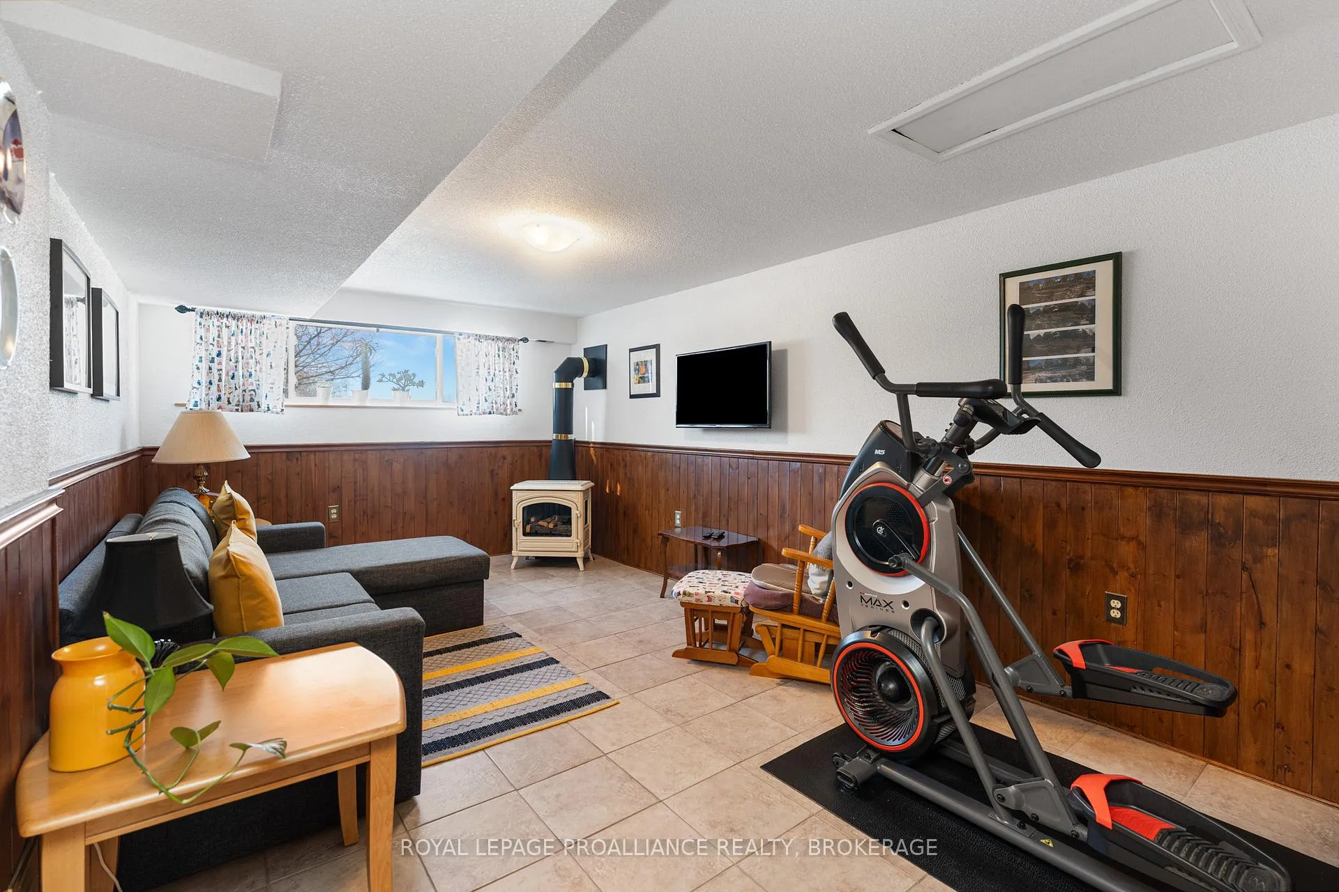 Photo 31 of 812 Hillside Drive, Kingston, South of Taylor-Kidd Blvd — HOMEH