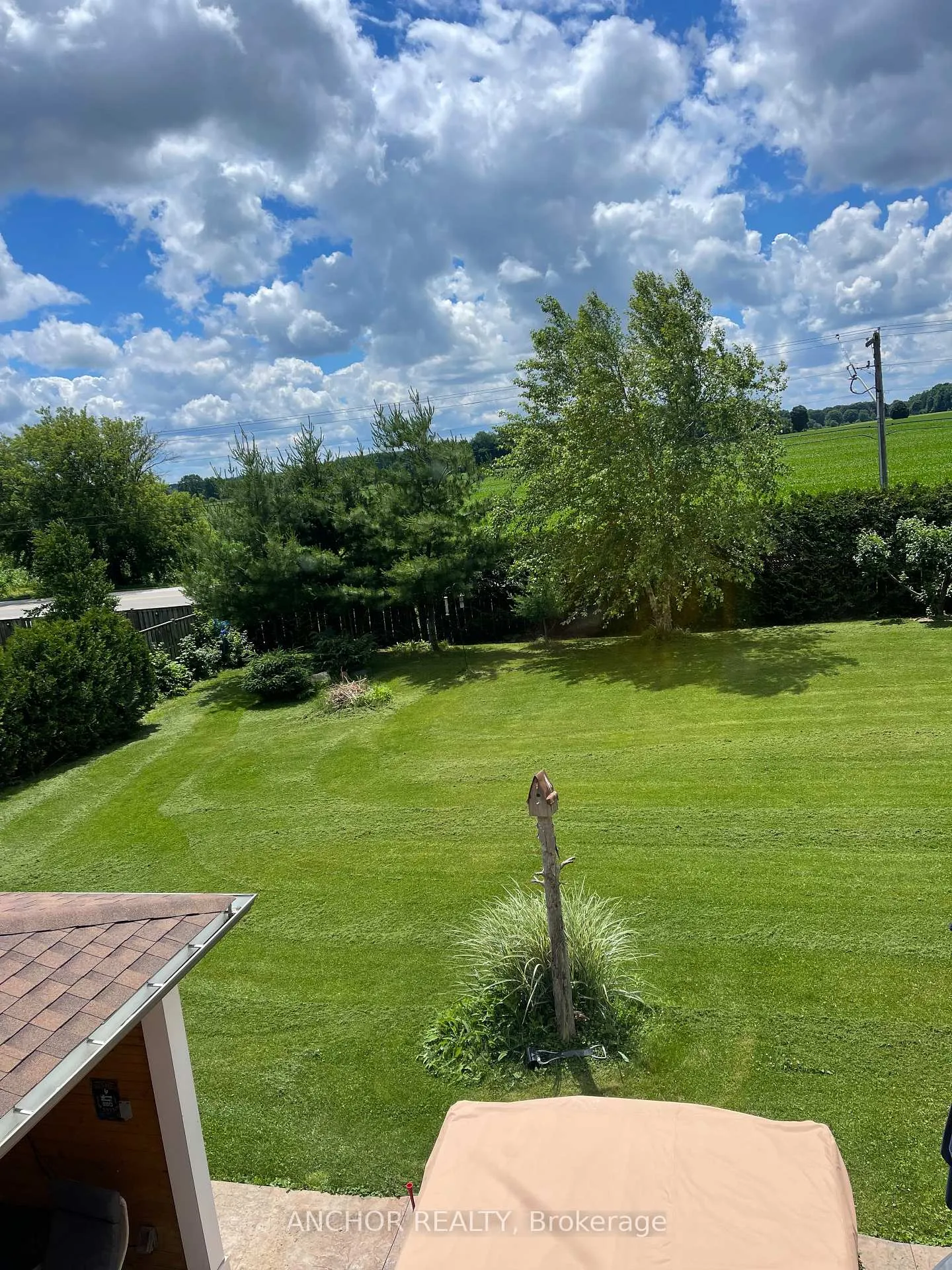 Photo 3 of 100 Union Avenue, Middlesex Centre, Komoka — HOMEH
