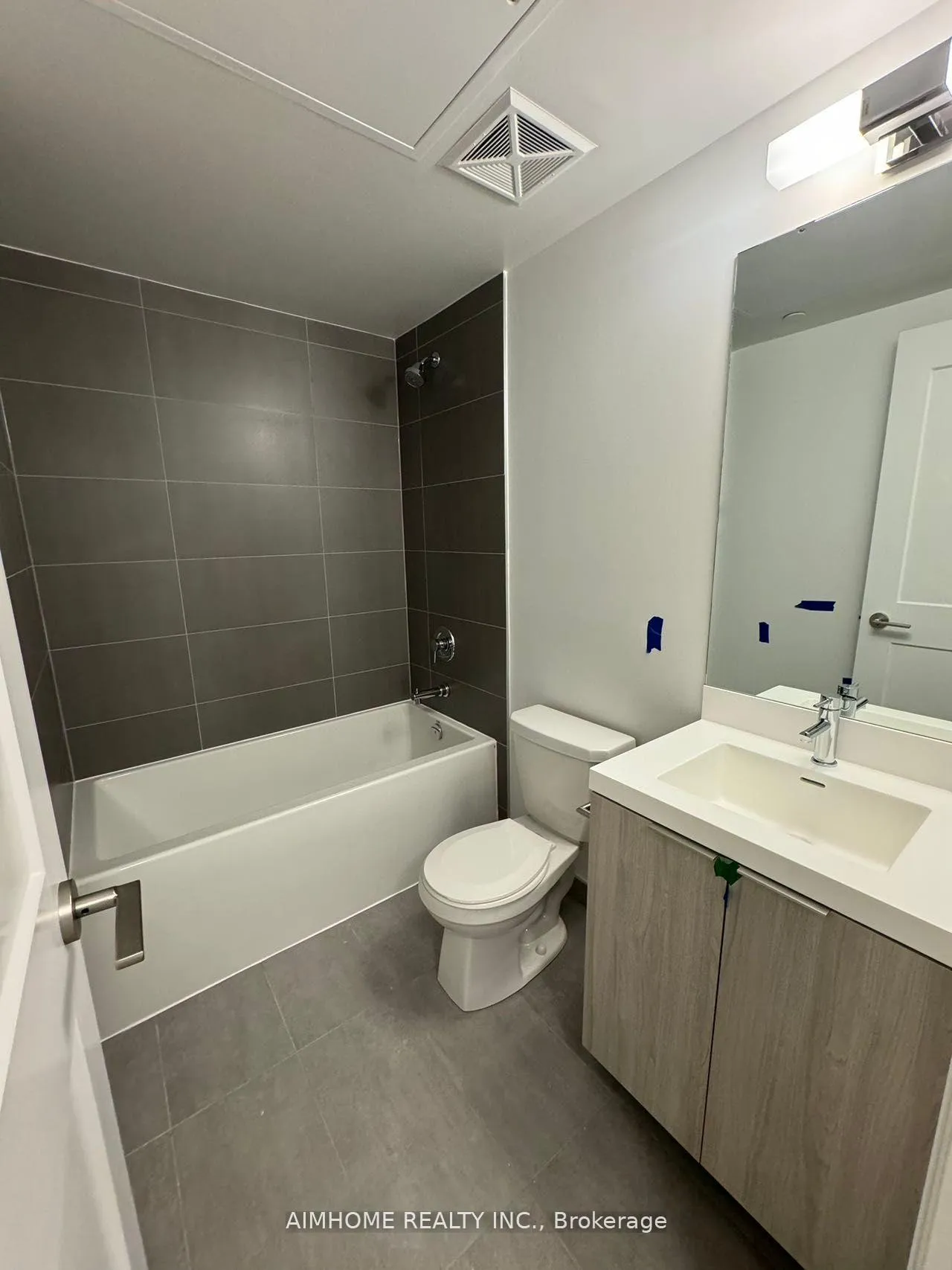 Photo 2 of Unit 2903, 8 Widmer Street, Toronto, Waterfront Communities — HOMEH