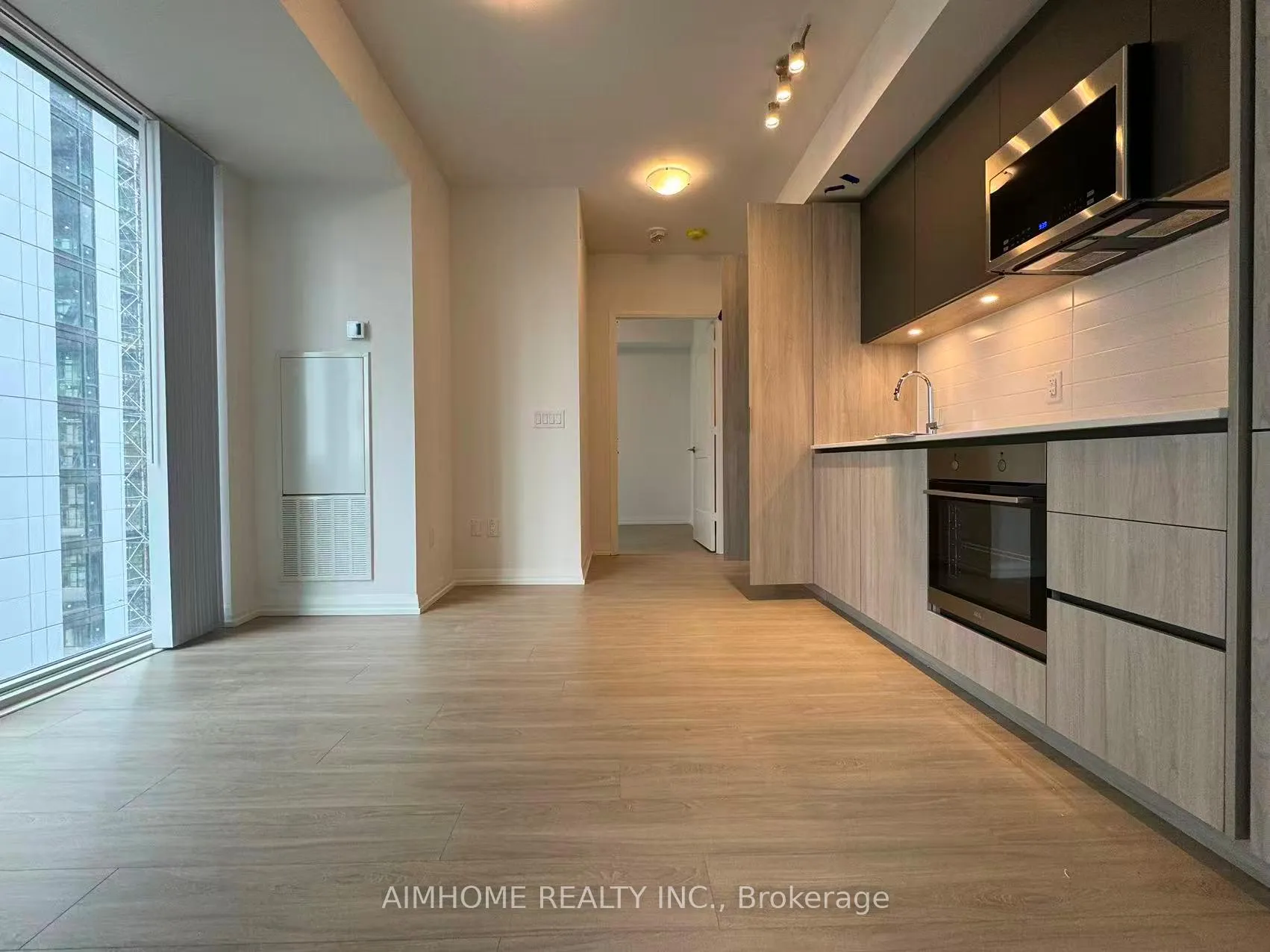 Photo 3 of Unit 2903, 8 Widmer Street, Toronto, Waterfront Communities — HOMEH