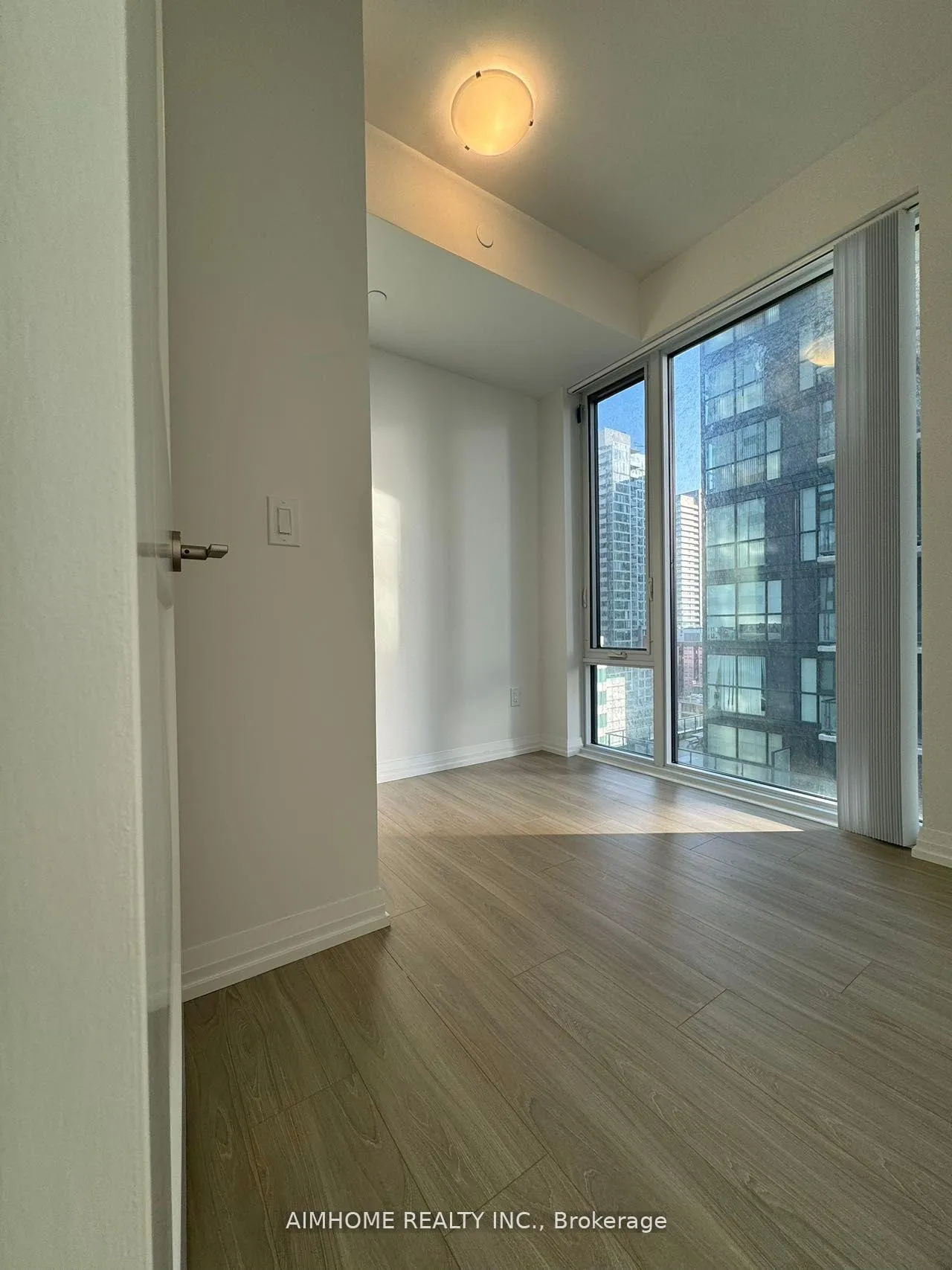 Photo 6 of Unit 2903, 8 Widmer Street, Toronto, Waterfront Communities — HOMEH