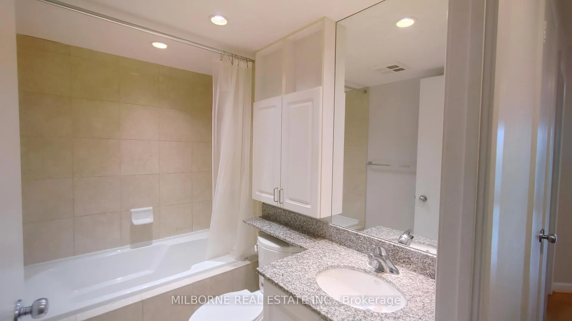 Photo 15 of Unit 2807, 8 Park Road, Toronto, Rosedale-Moore Park — HOMEH