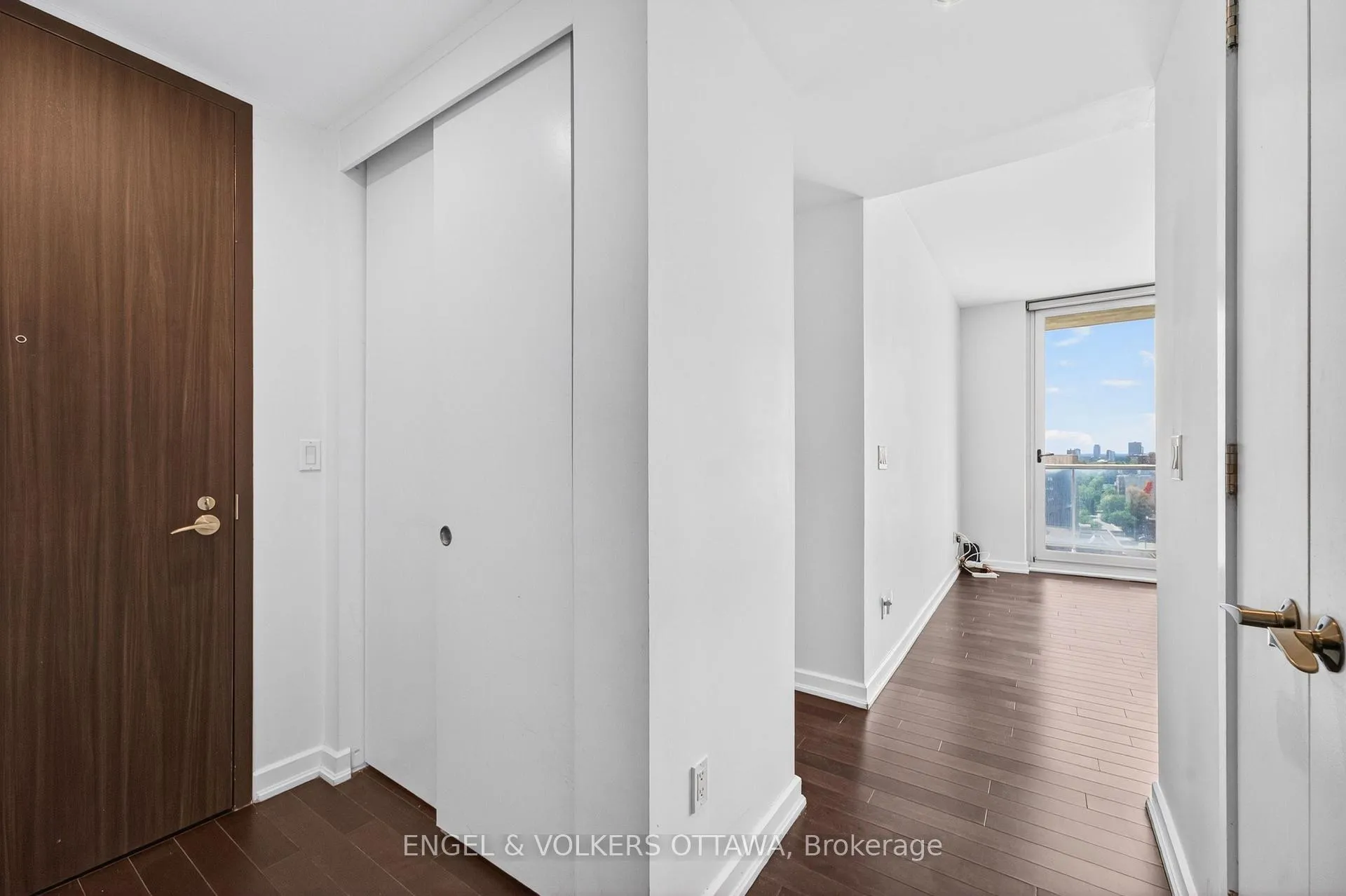 Photo 3 of Unit 1210, 300 Lisgar Street, Ottawa, Ottawa Centre — HOMEH