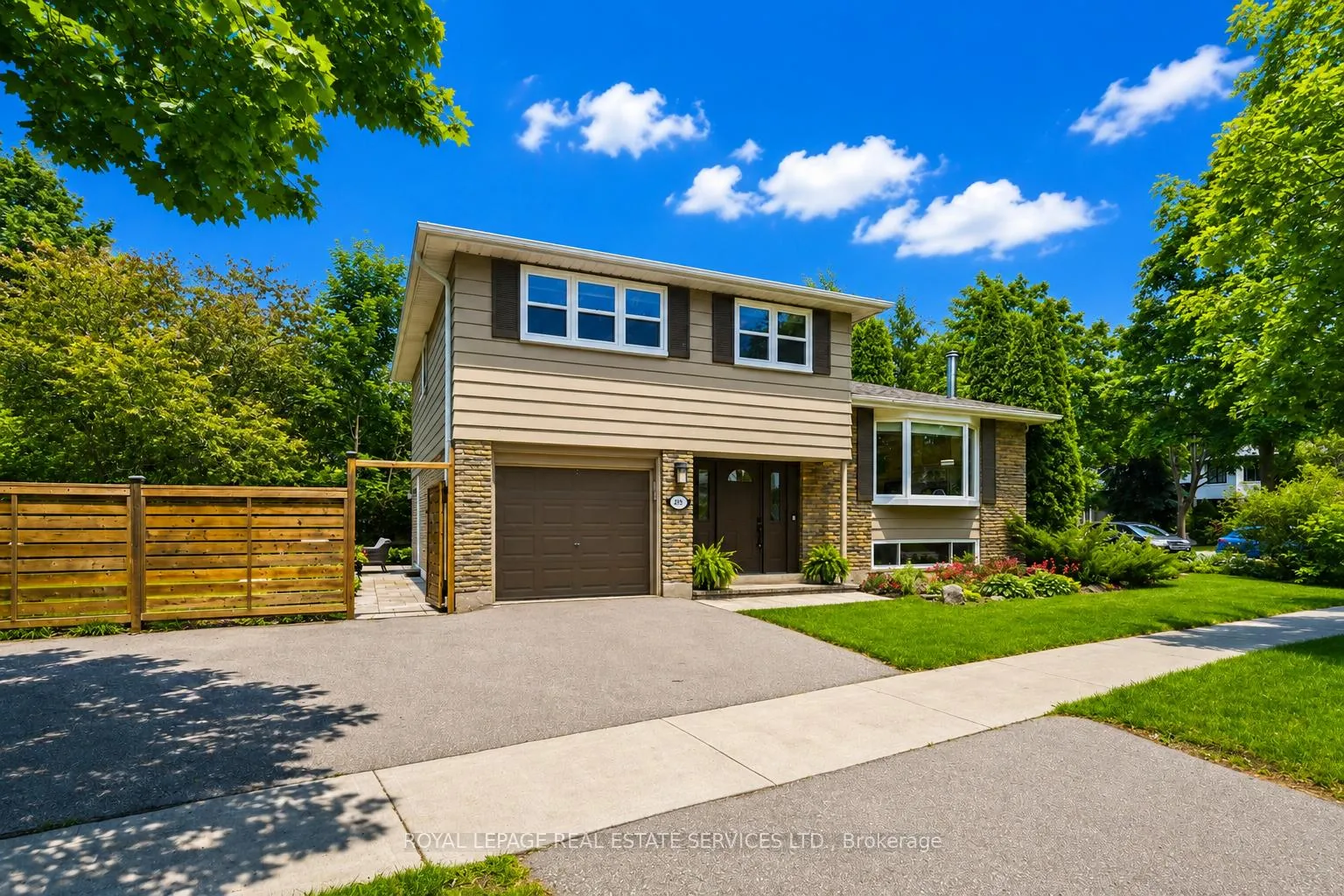 Photo 3 of 476 Maple Avenue, Oakville, Old Oakville — HOMEH