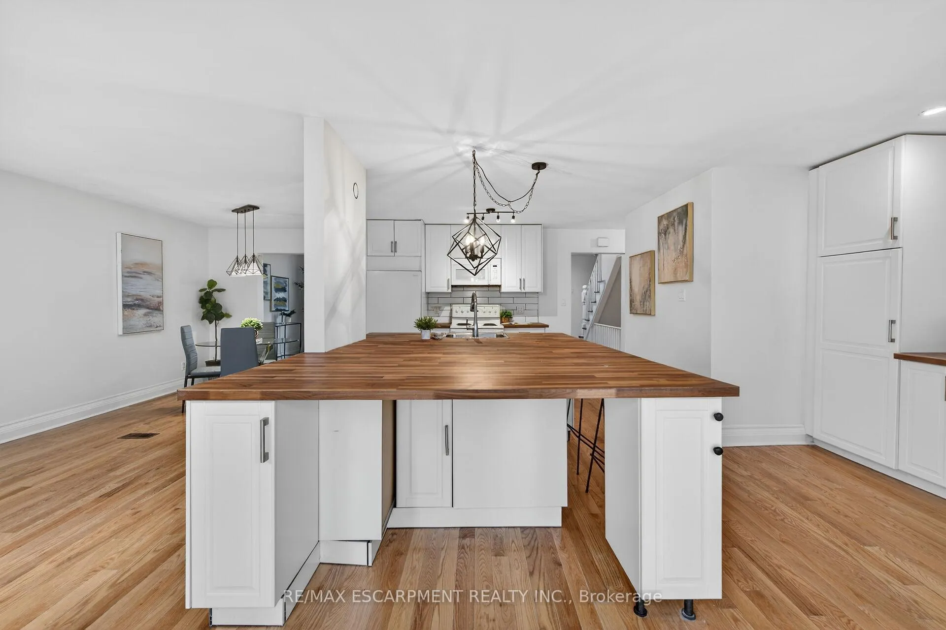 Photo 10 of 167 Darlington Drive, Hamilton, Gilbert — HOMEH