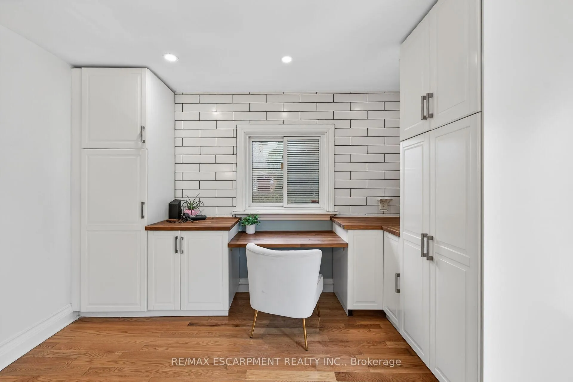 Photo 12 of 167 Darlington Drive, Hamilton, Gilbert — HOMEH