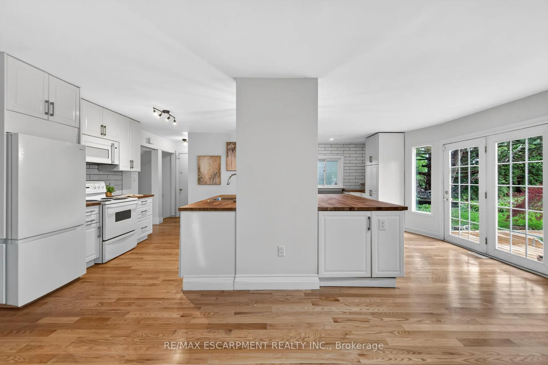Photo 13 of 167 Darlington Drive, Hamilton, Gilbert — HOMEH