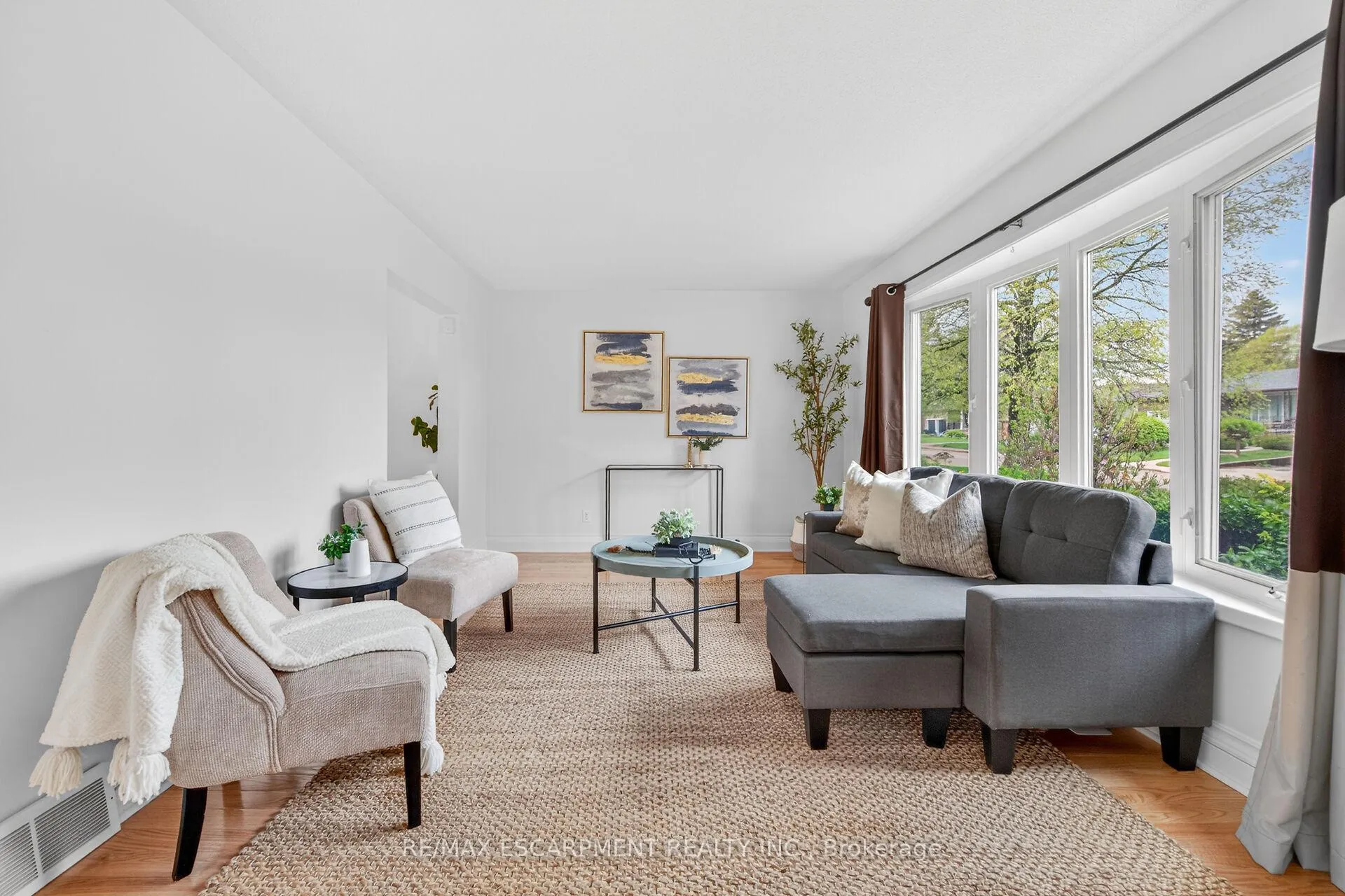 Photo 19 of 167 Darlington Drive, Hamilton, Gilbert — HOMEH
