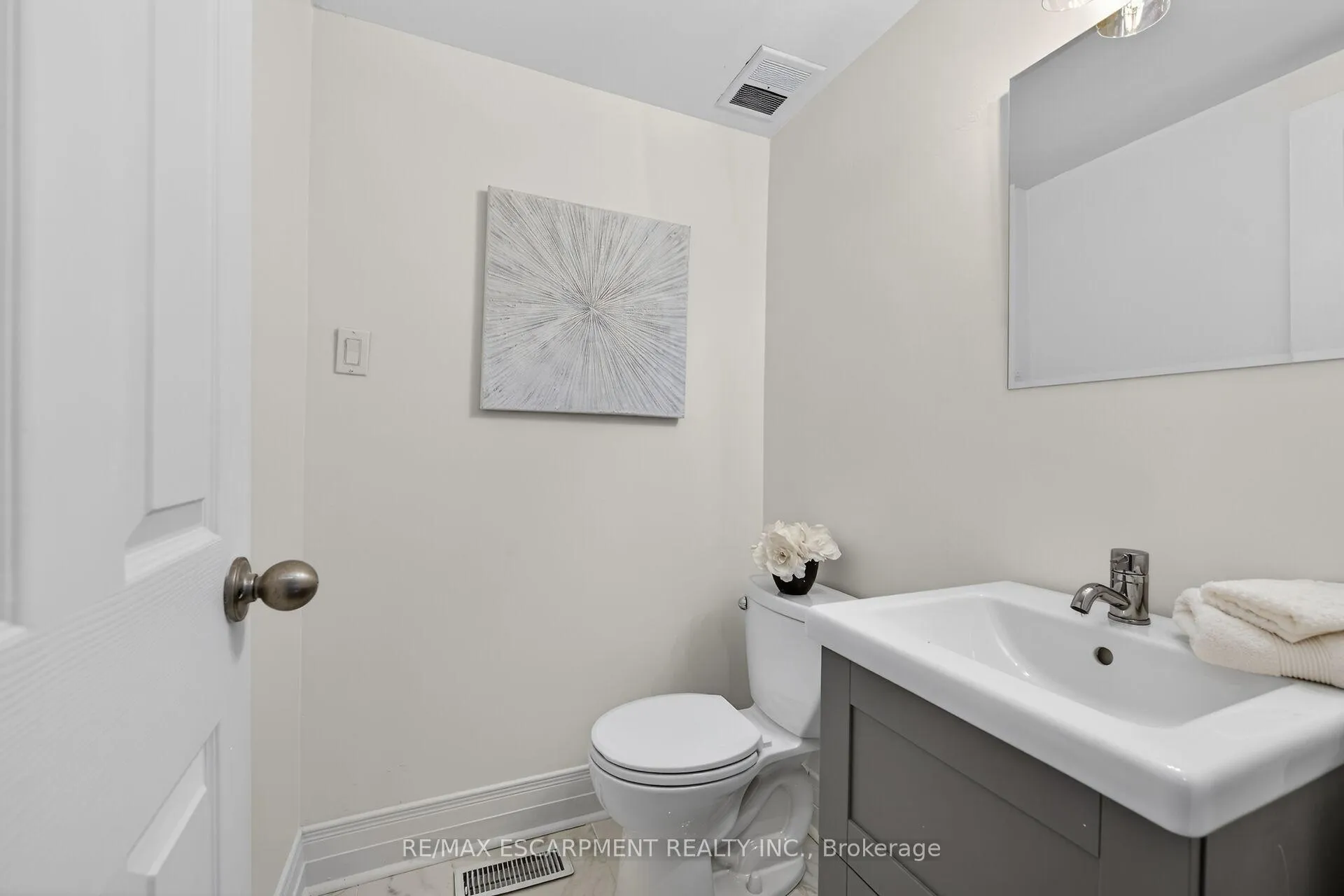 Photo 22 of 167 Darlington Drive, Hamilton, Gilbert — HOMEH