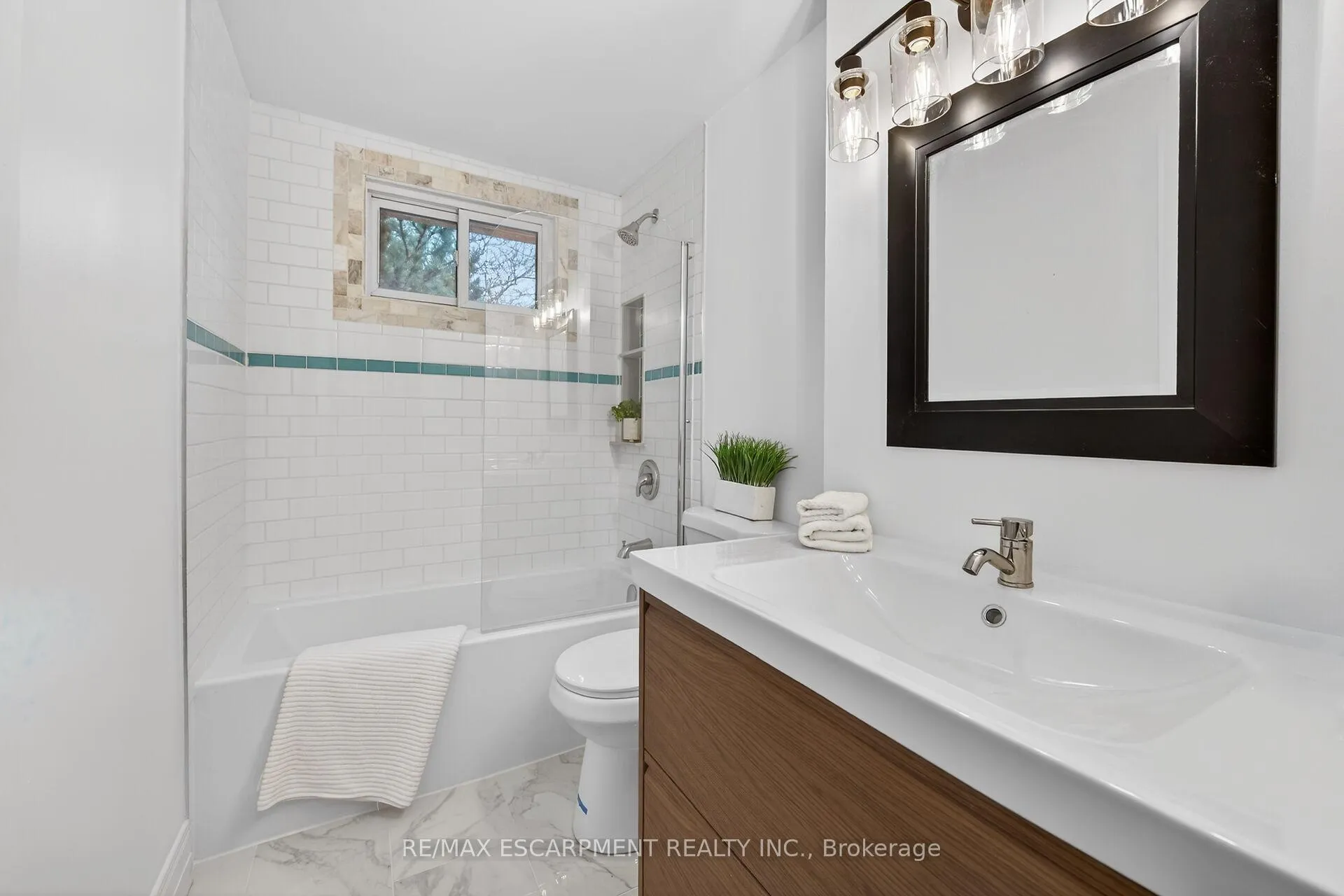 Photo 24 of 167 Darlington Drive, Hamilton, Gilbert — HOMEH