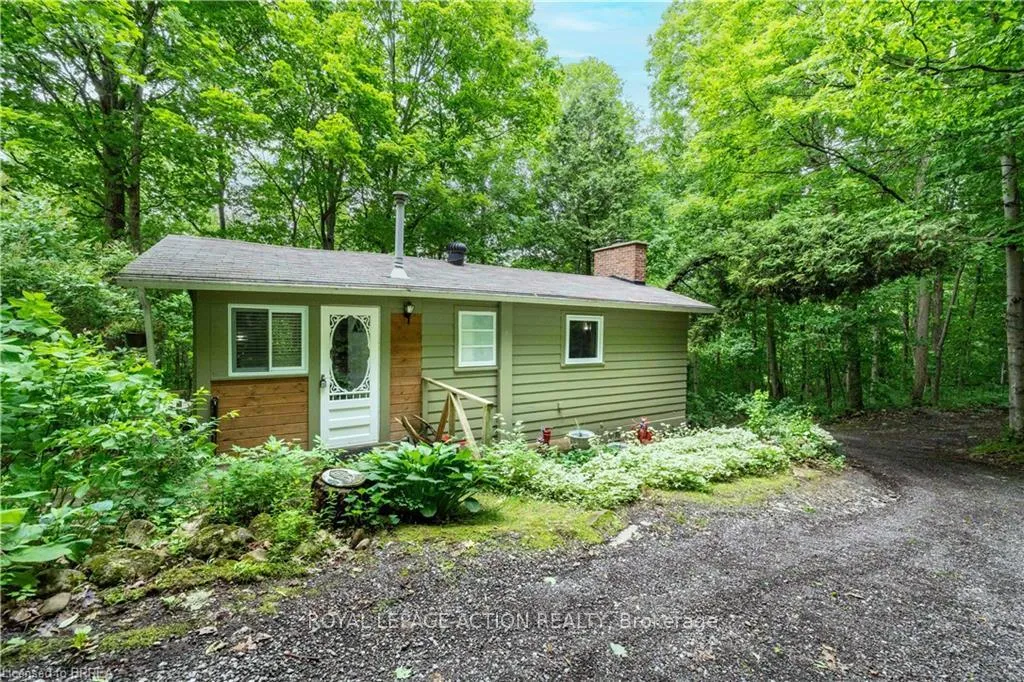 Photo of 551 East River Road