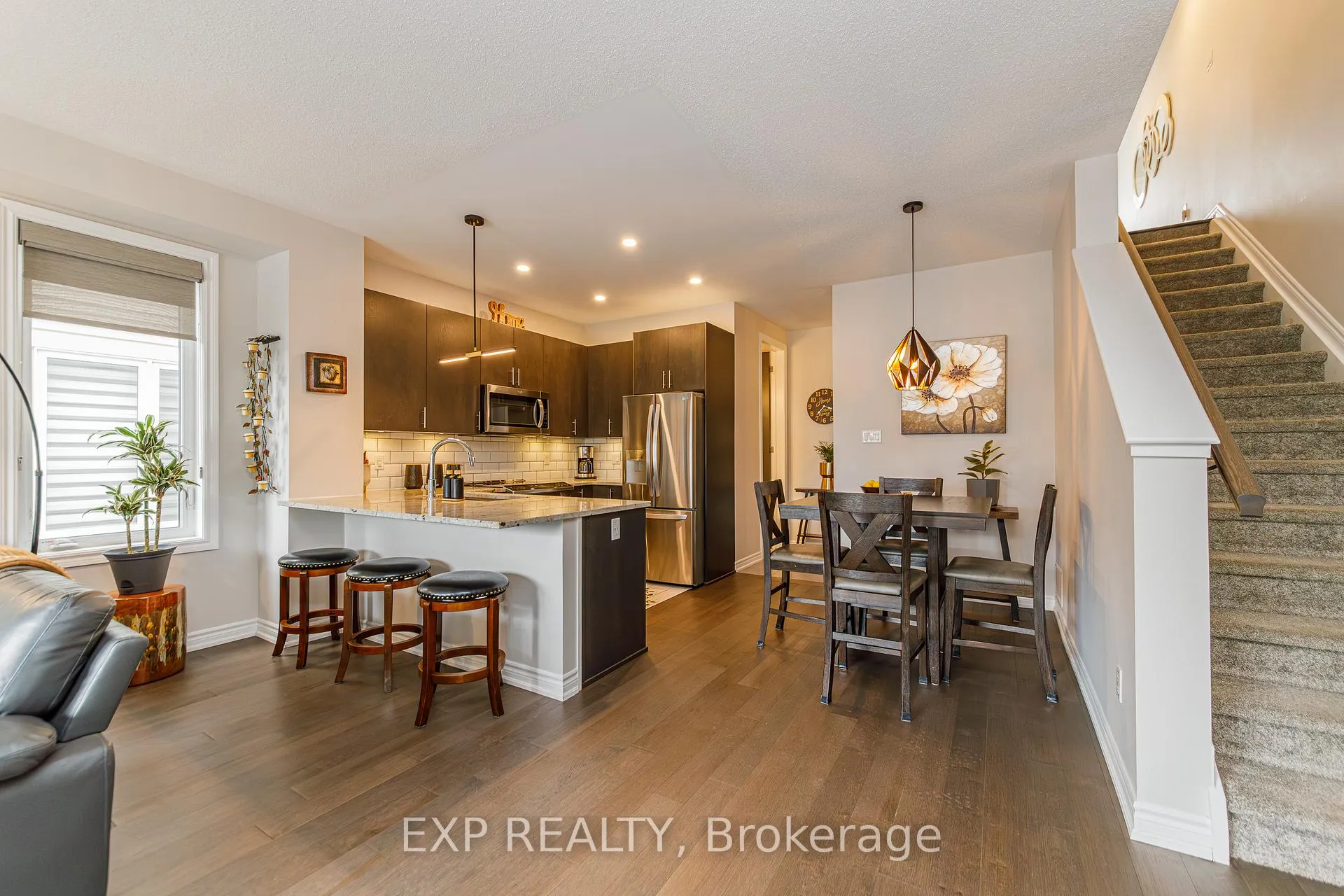 Photo 6 of 822 Horseshoe Falls Way, Ottawa, Barrhaven - Heritage Park — HOMEH