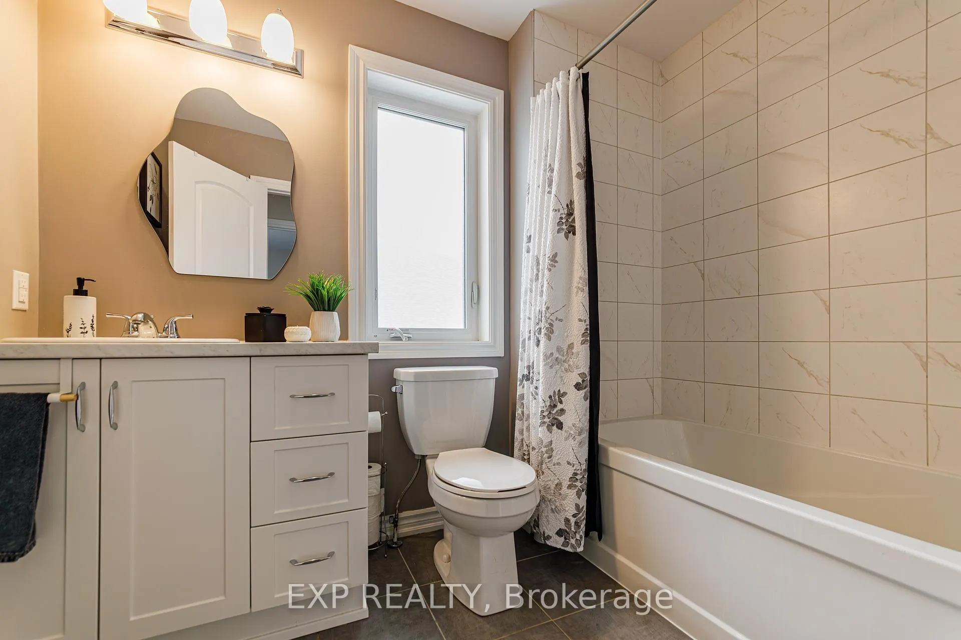 Photo 22 of 822 Horseshoe Falls Way, Ottawa, Barrhaven - Heritage Park — HOMEH