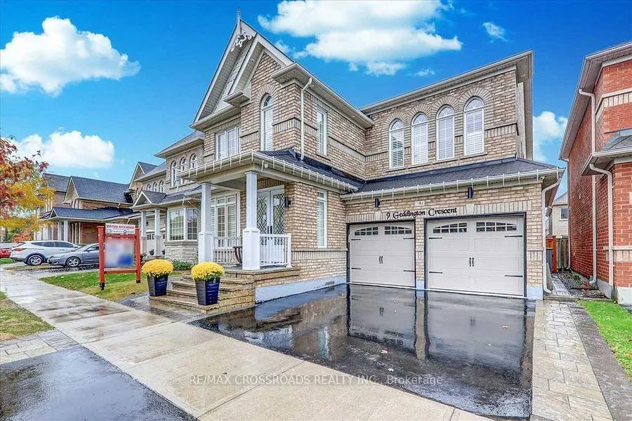 Photo 2 of 9 Geddington Crescent, Markham, Box Grove — HOMEH